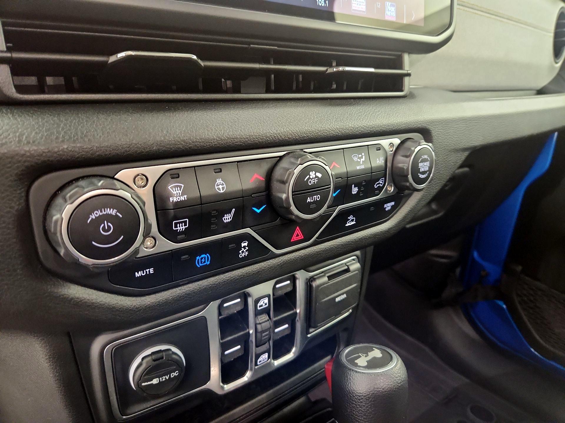 Thumbnail: 2024 Jeep Wrangler - 16