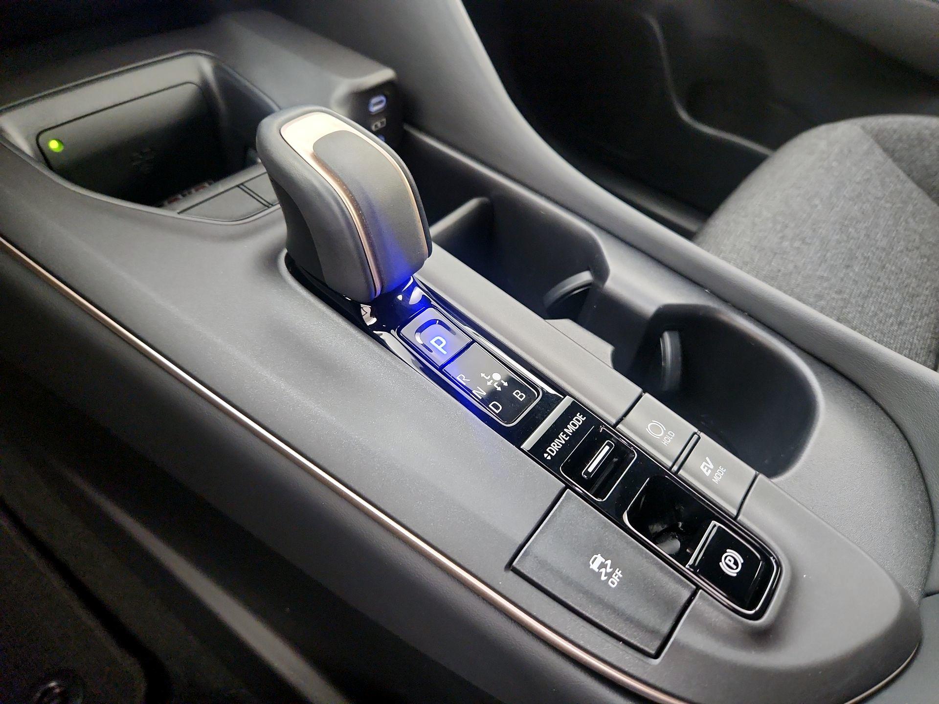 Thumbnail: 2023 Toyota Crown - 18