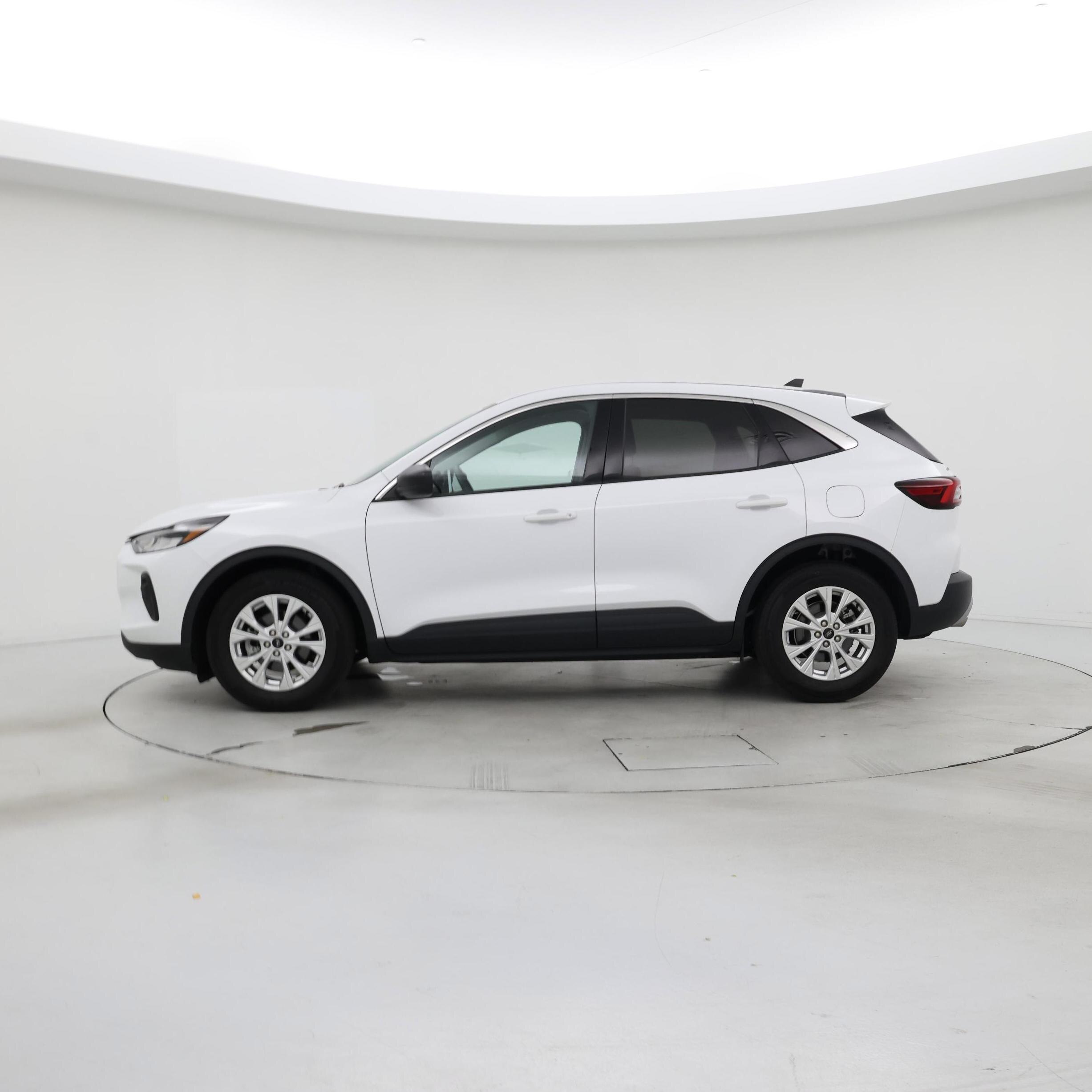 Thumbnail: 2023 Ford Escape - 3