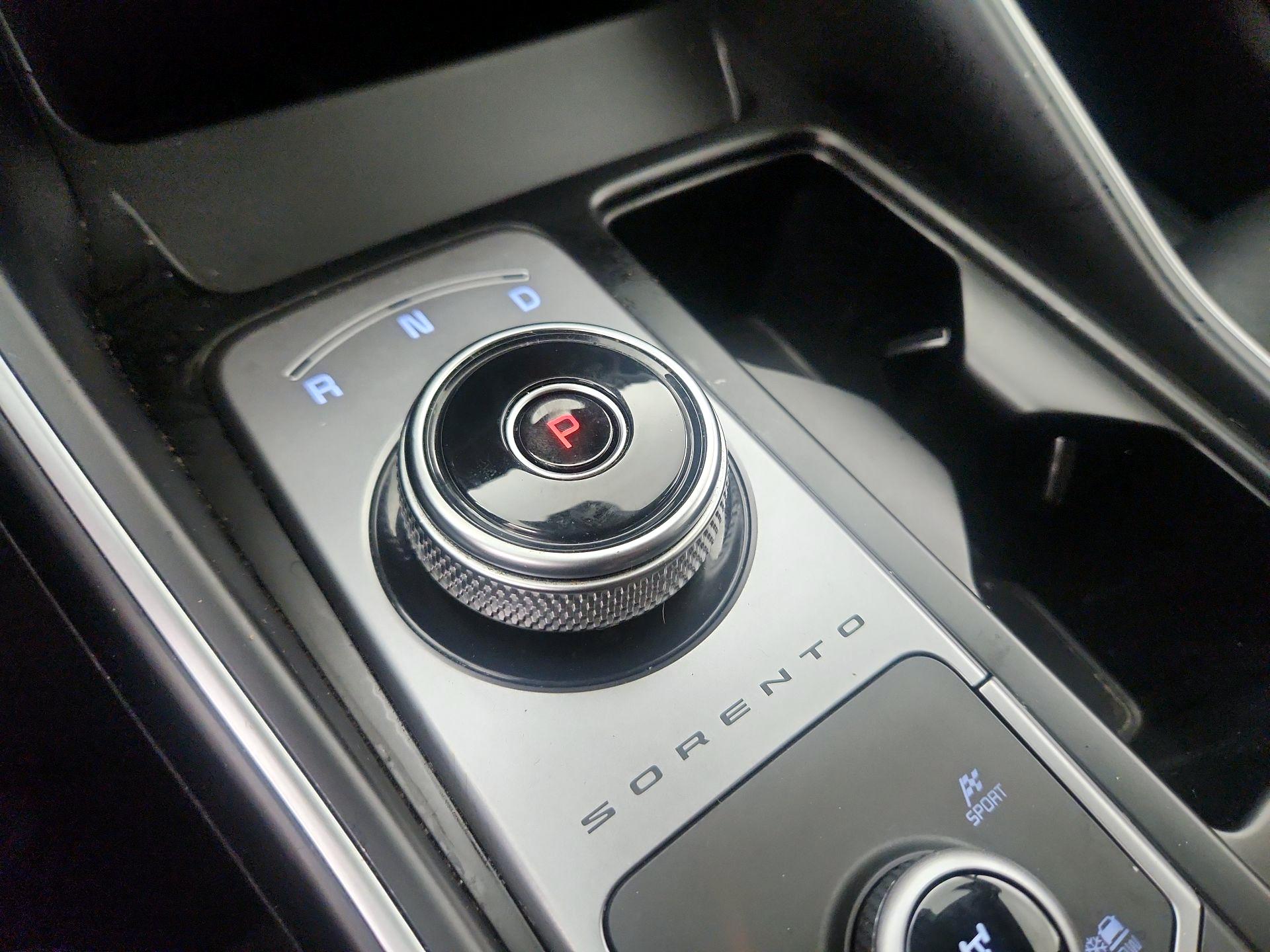 Thumbnail: 2022 Kia Sorento - 18