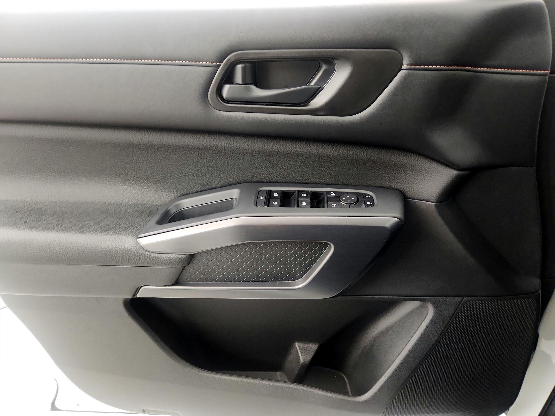 Thumbnail: 2023 Nissan Pathfinder - 12