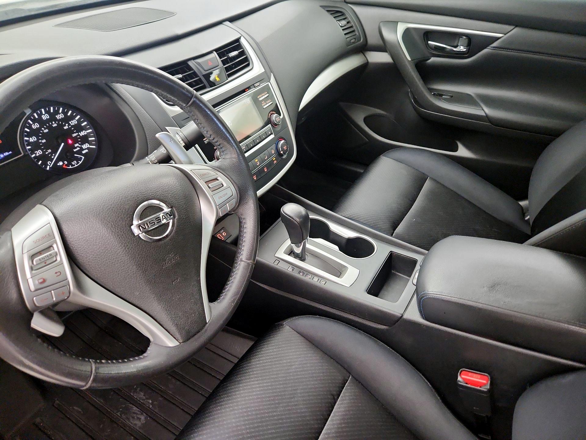 Thumbnail: 2017 Nissan Altima - 11