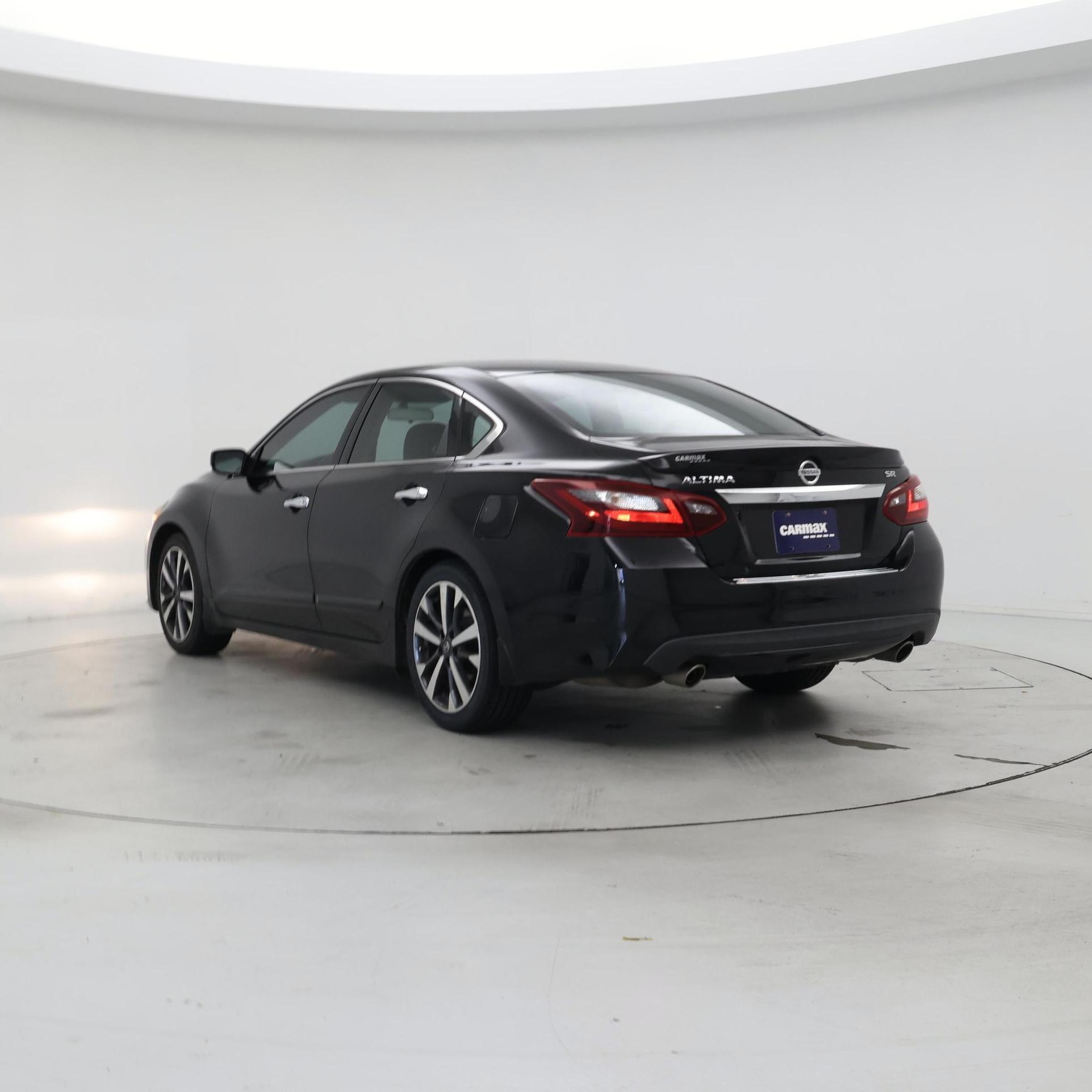 Thumbnail: 2017 Nissan Altima - 2