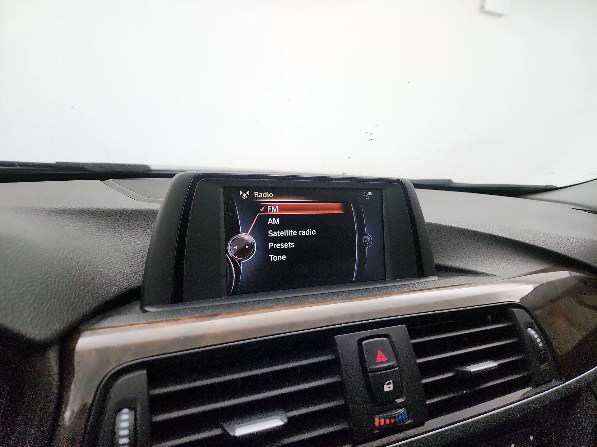 Thumbnail: 2015 BMW 3 Series - 14
