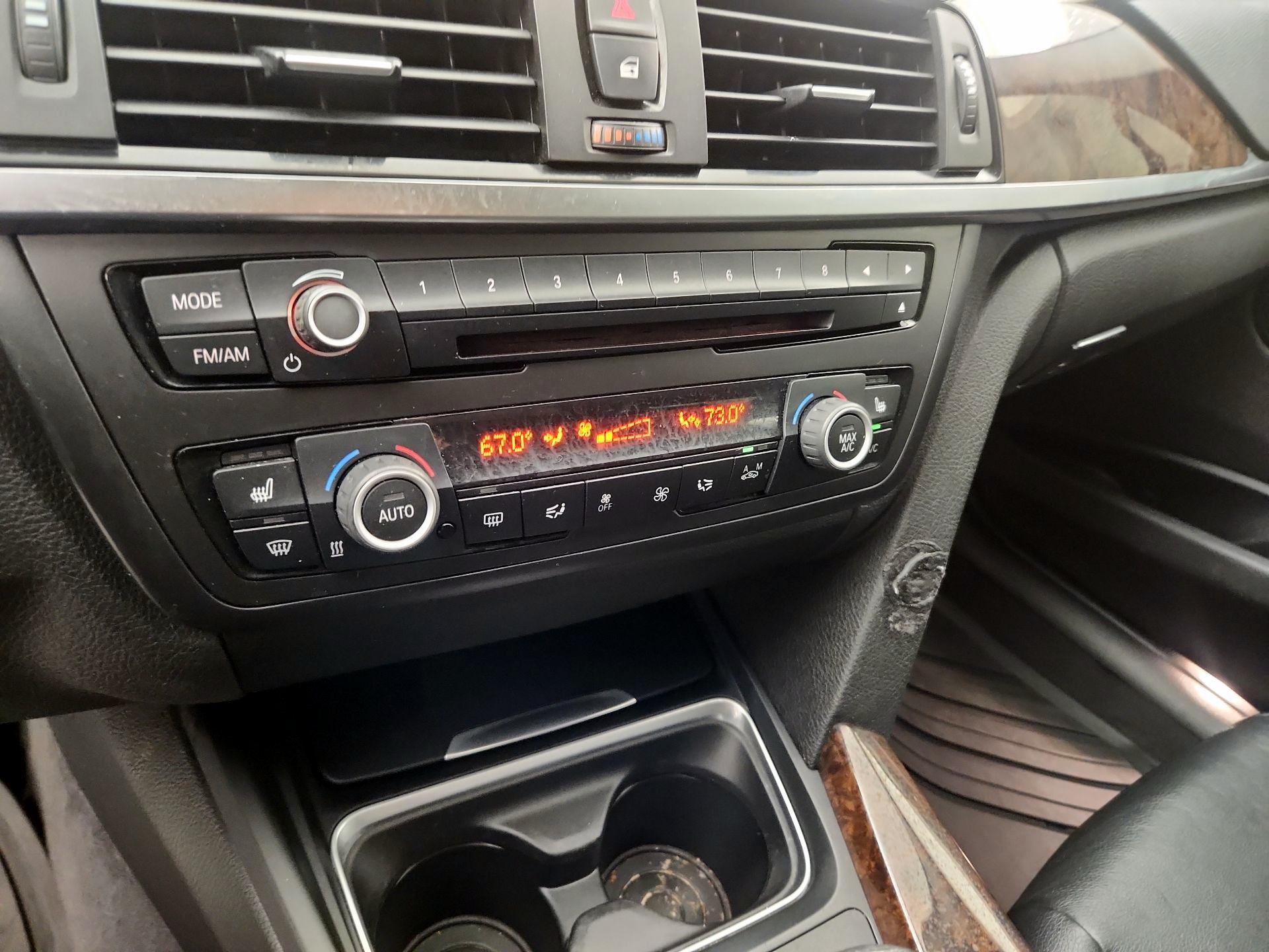 Thumbnail: 2015 BMW 3 Series - 15