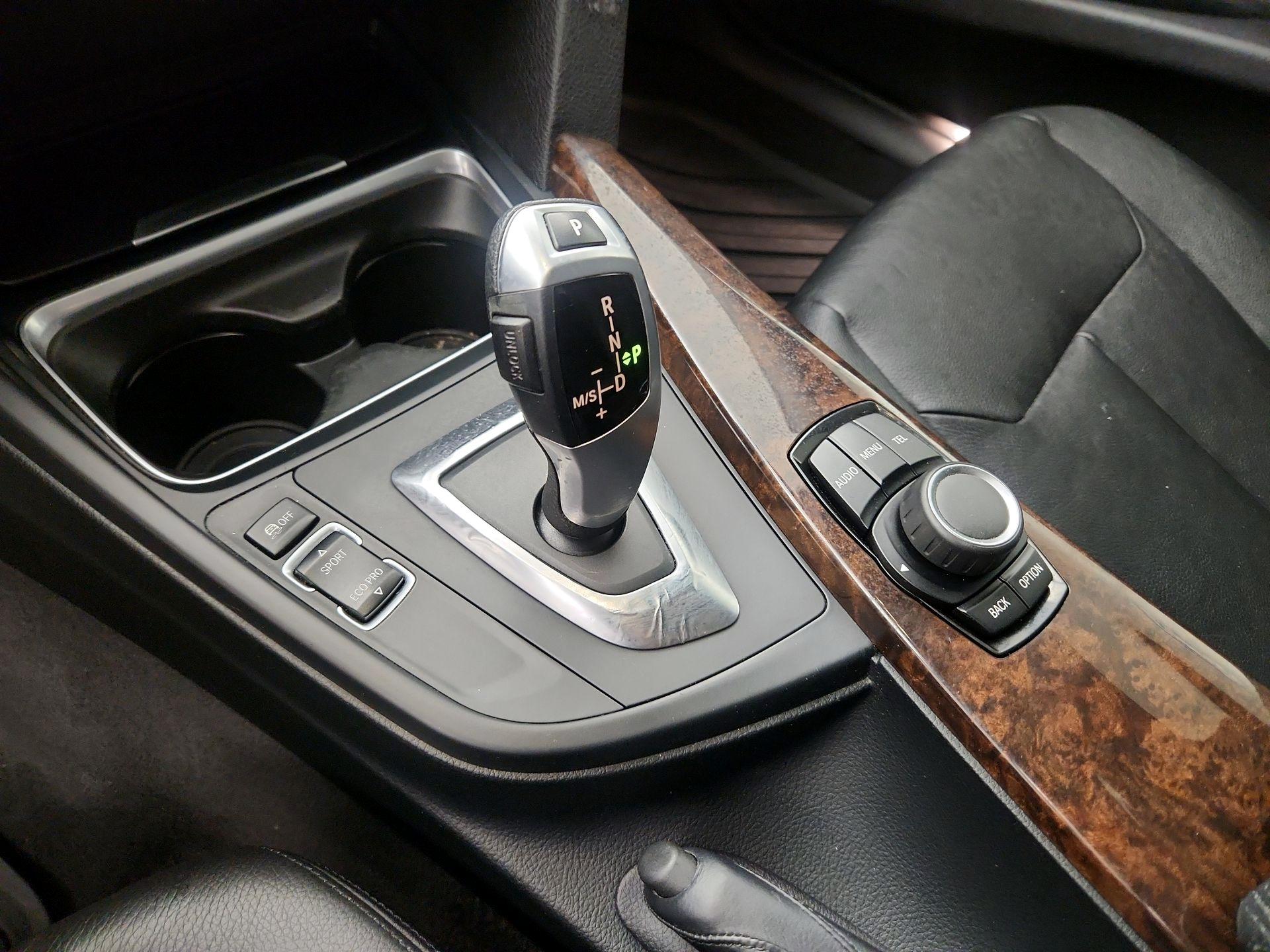 Thumbnail: 2015 BMW 3 Series - 16