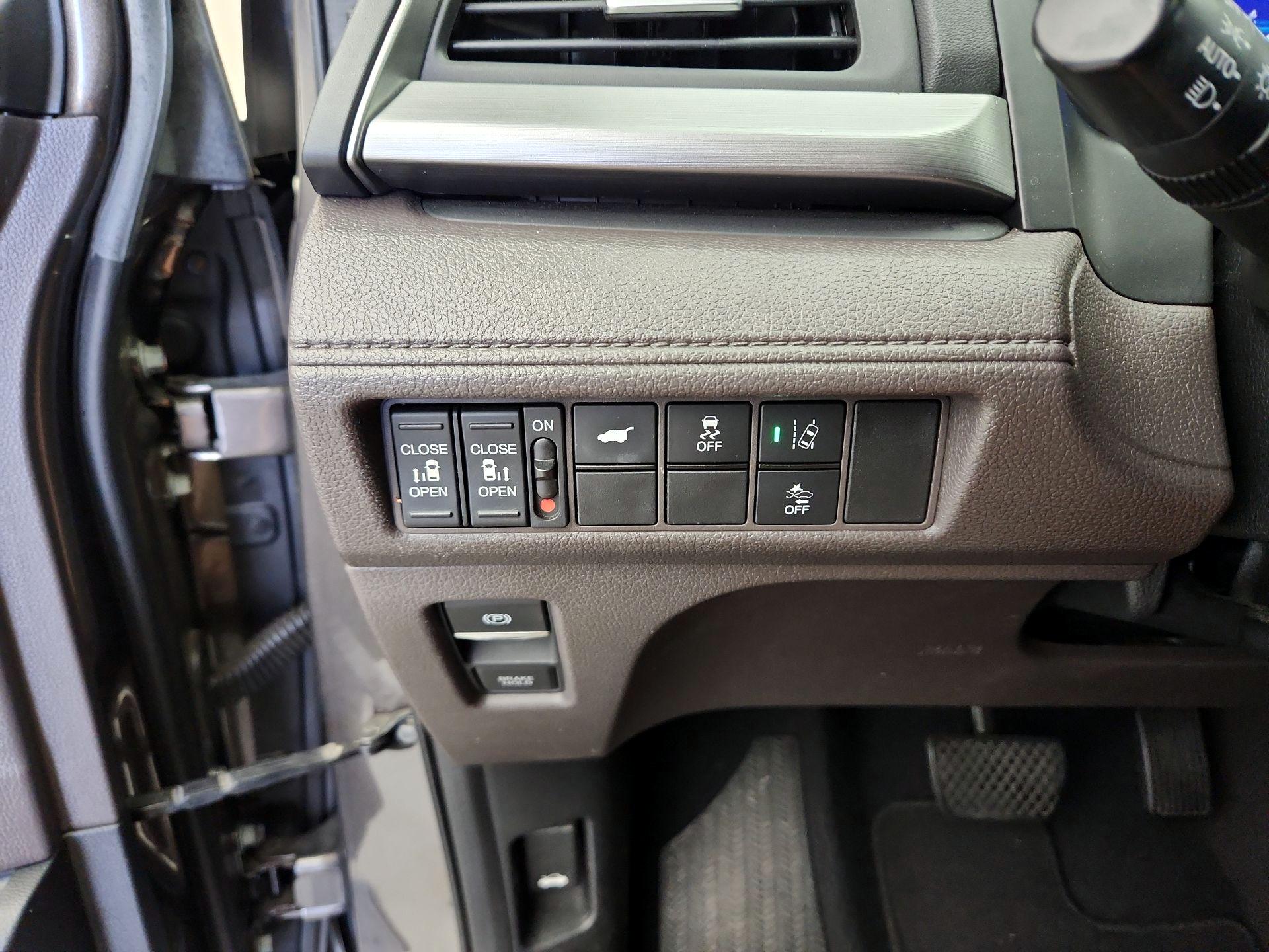 Thumbnail: 2019 Honda Odyssey - 13