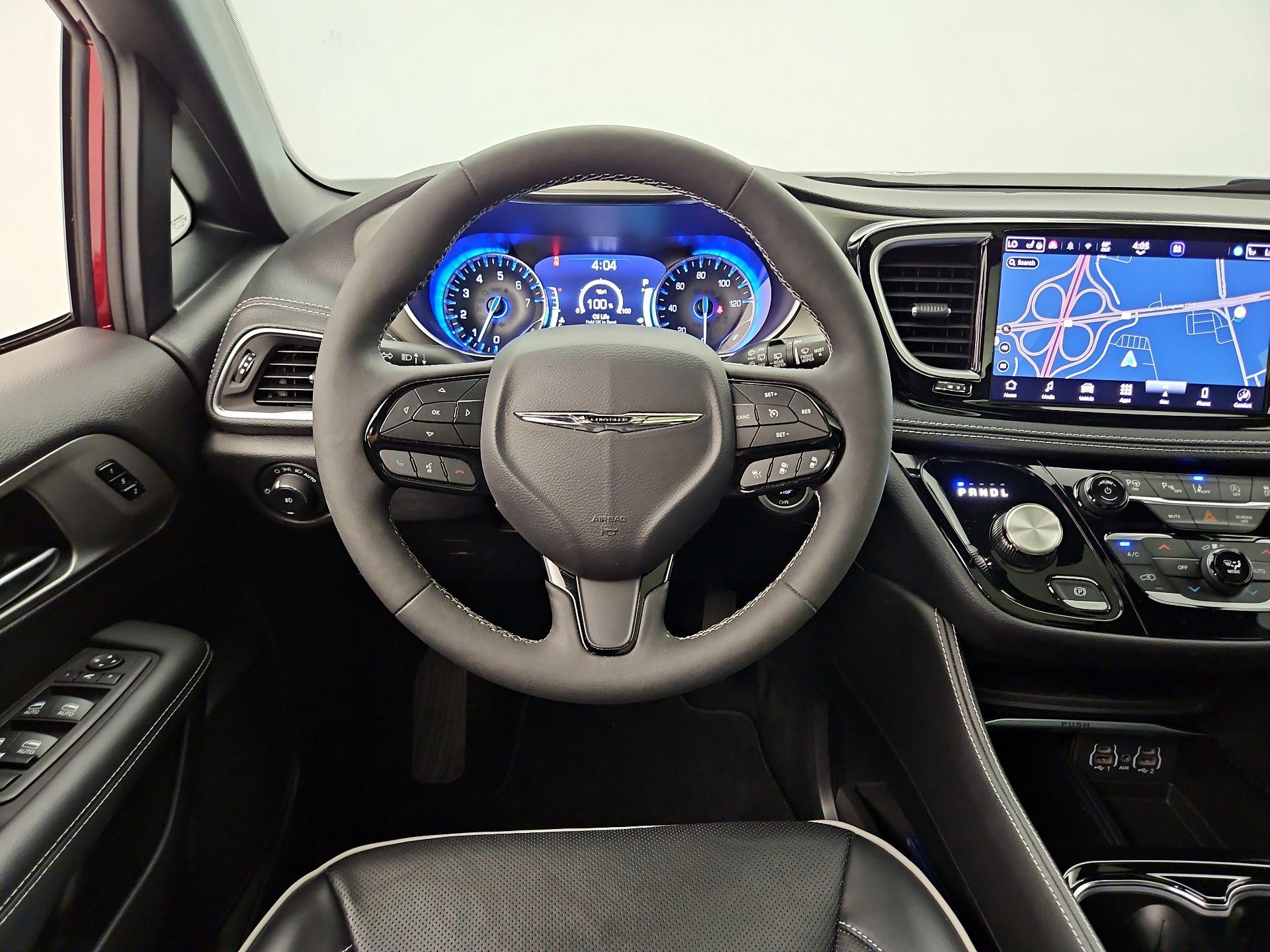Thumbnail: 2023 Chrysler Pacifica - 10