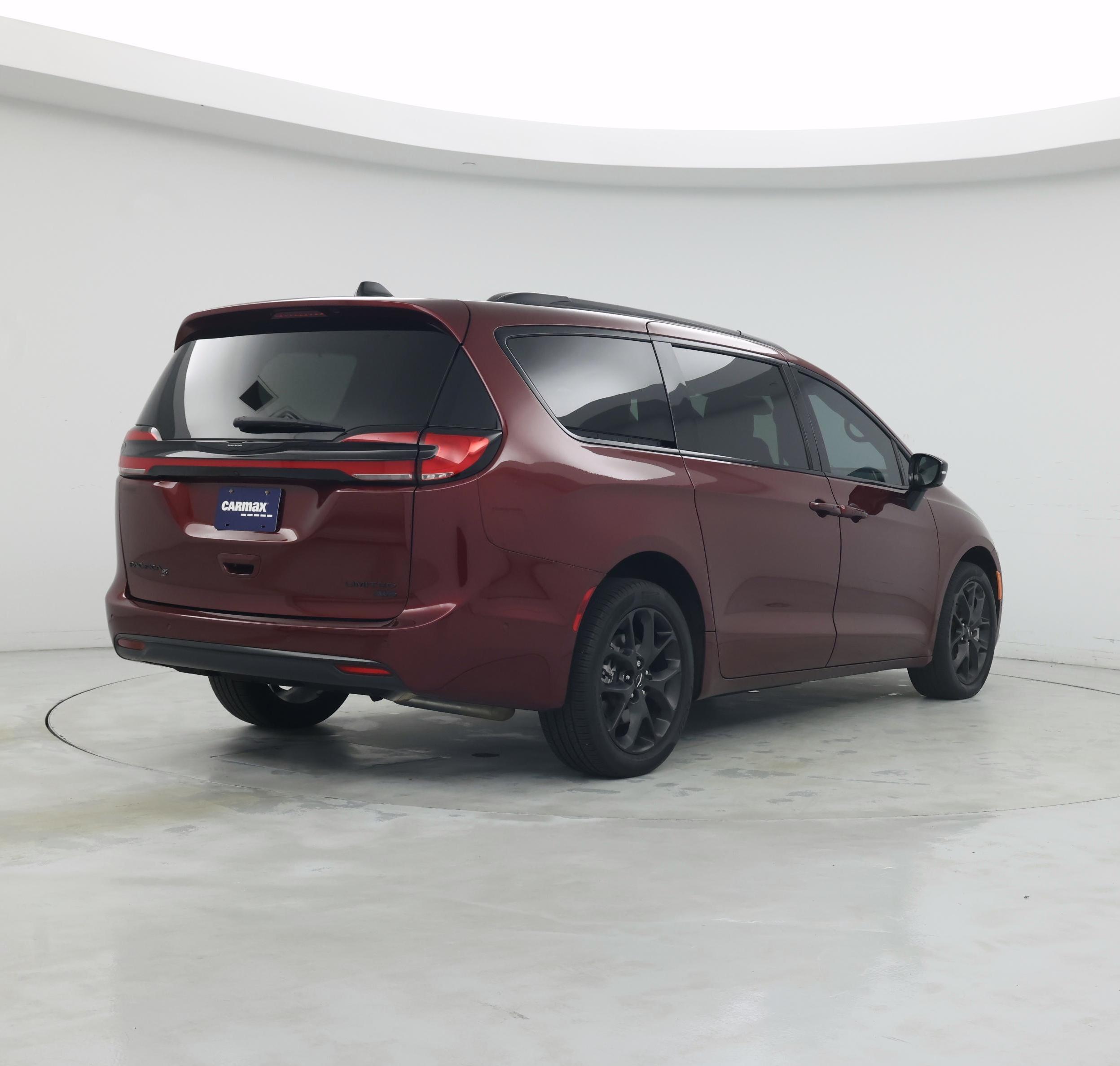 Thumbnail: 2023 Chrysler Pacifica - 8