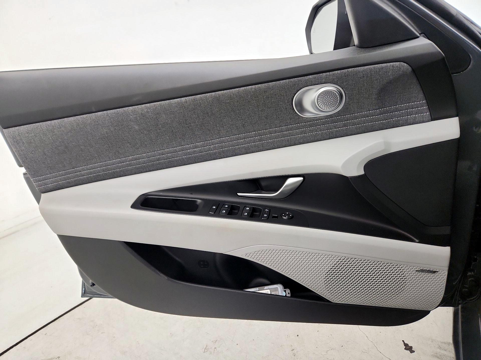 Thumbnail: 2025 Hyundai Elantra - 12