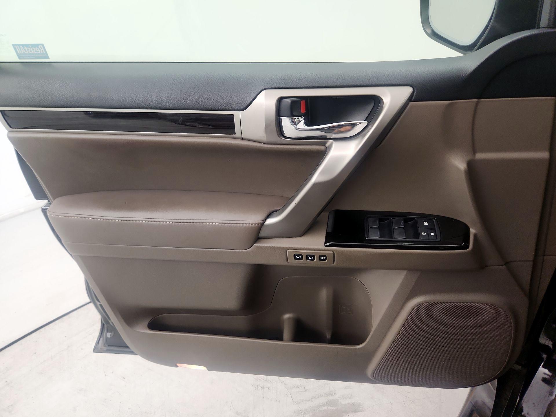 Thumbnail: 2017 Lexus GX - 10