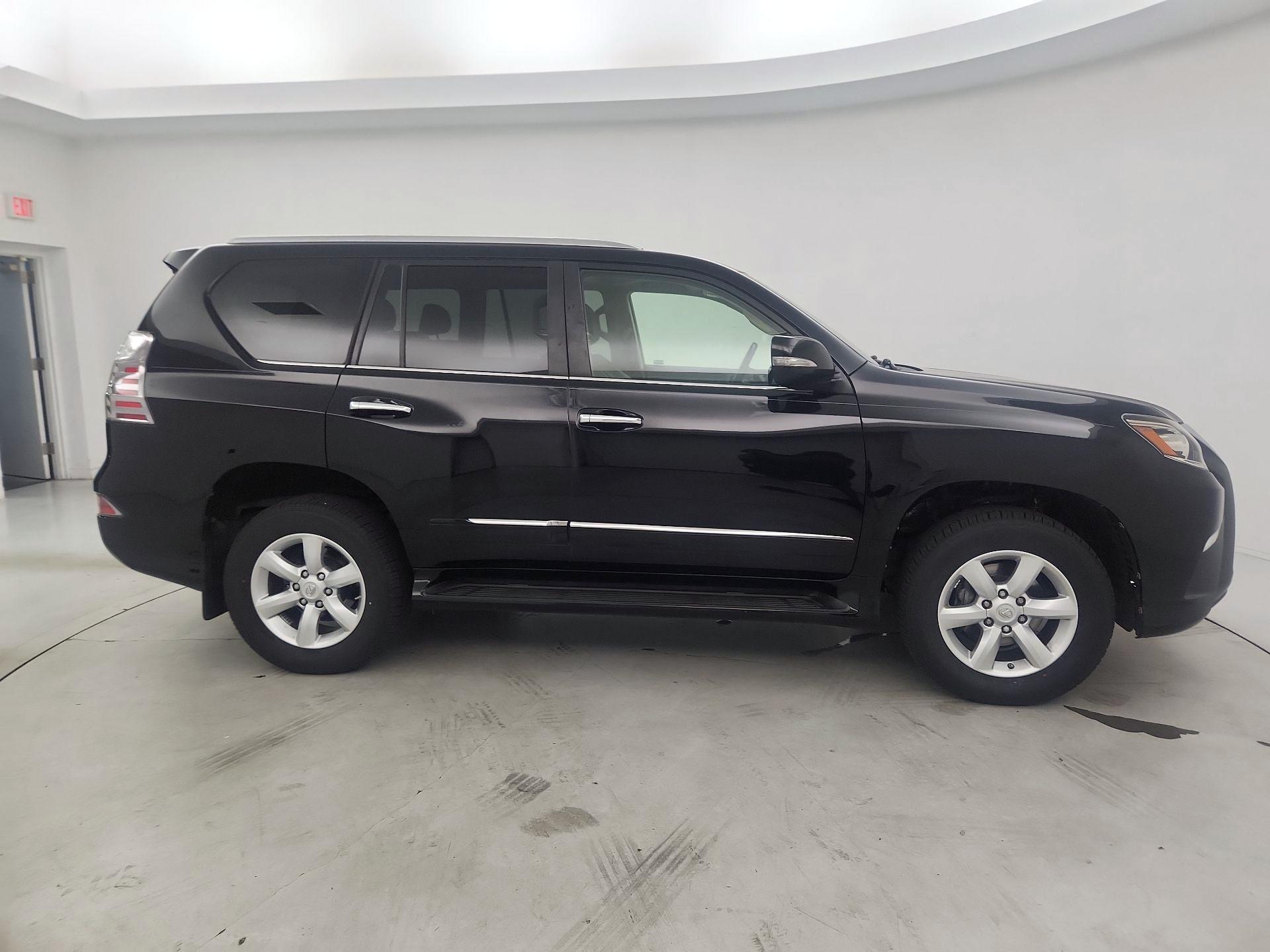 Thumbnail: 2017 Lexus GX - 4