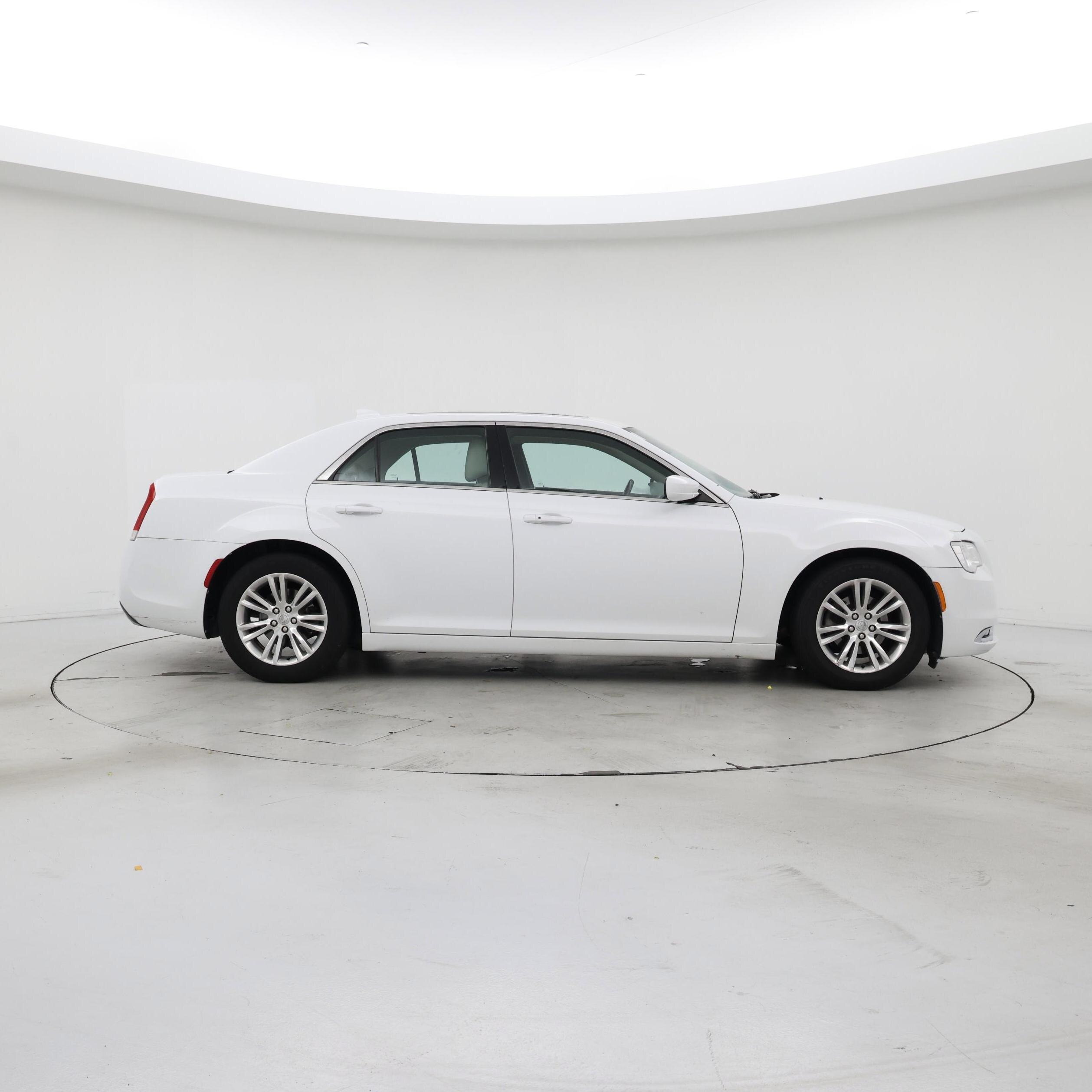 Thumbnail: 2017 Chrysler 300 - 7
