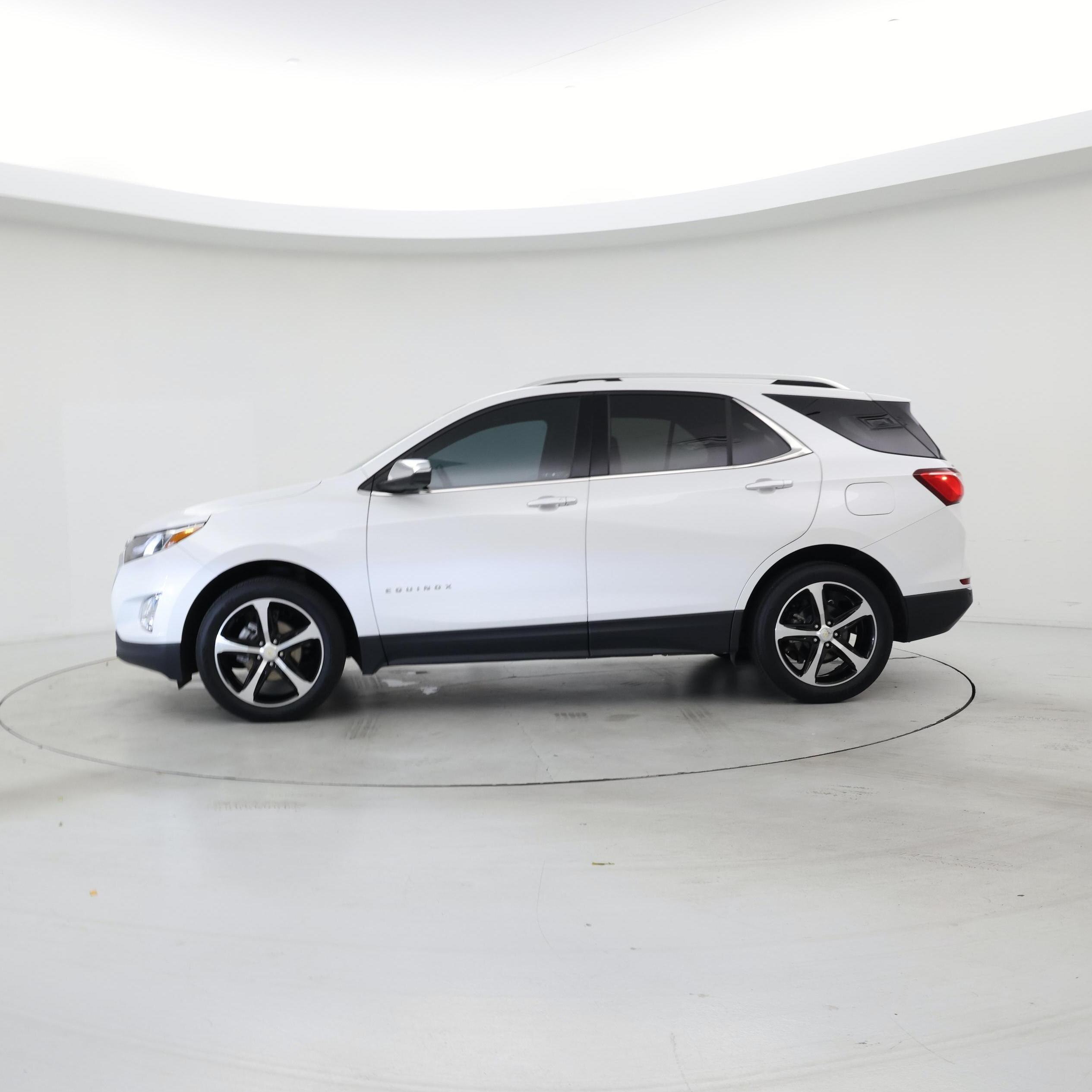 Thumbnail: 2021 Chevrolet Equinox - 3