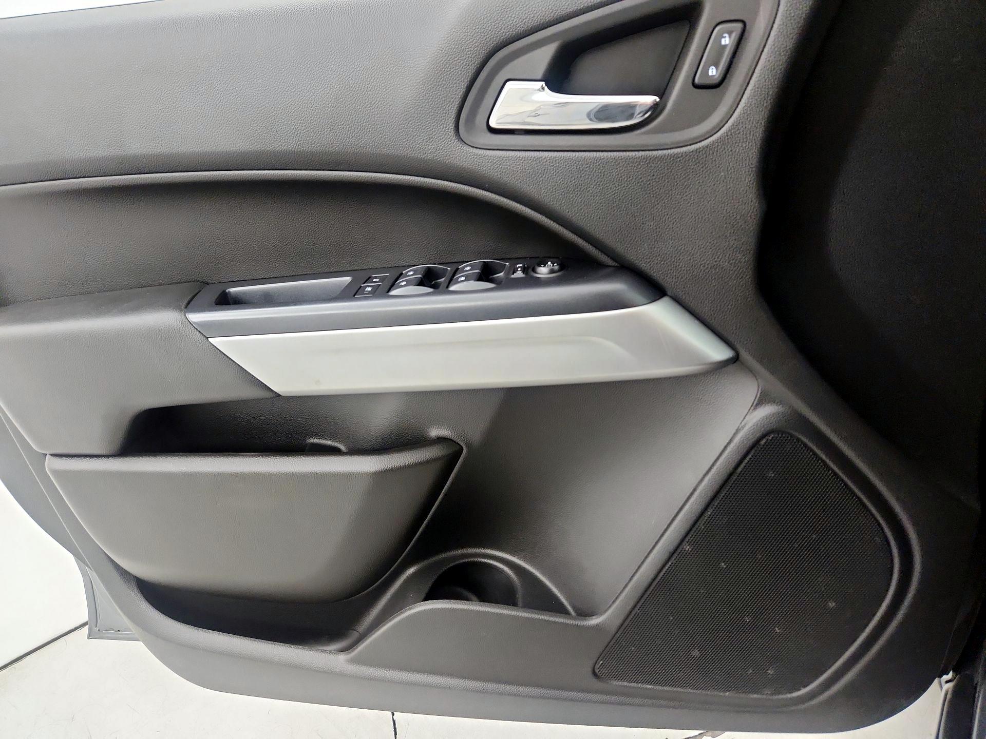 Thumbnail: 2022 Chevrolet Colorado - 12