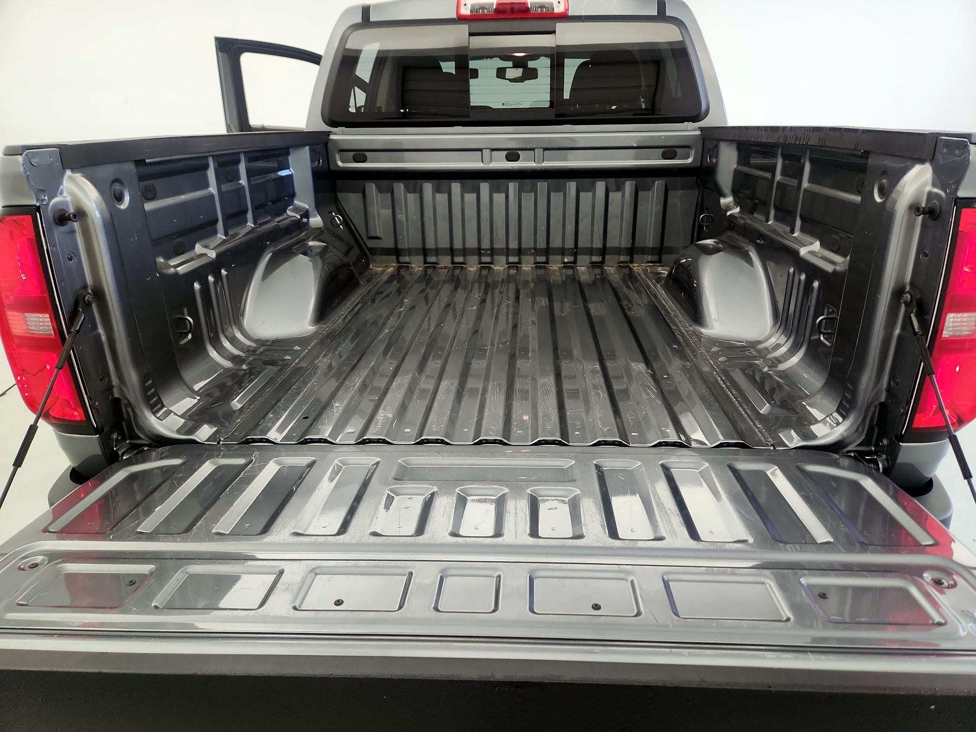 Thumbnail: 2022 Chevrolet Colorado - 20