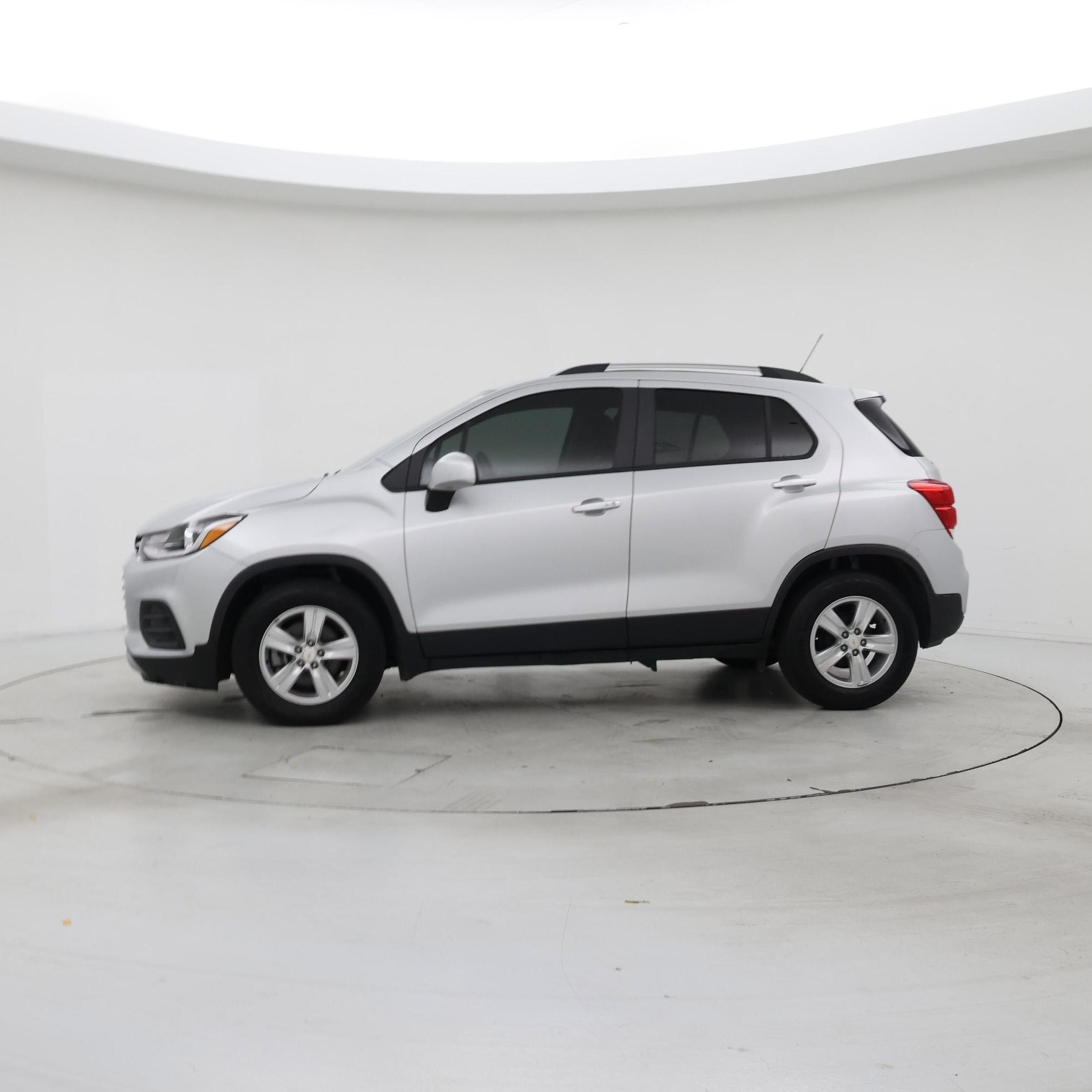 Thumbnail: 2022 Chevrolet Trax - 3