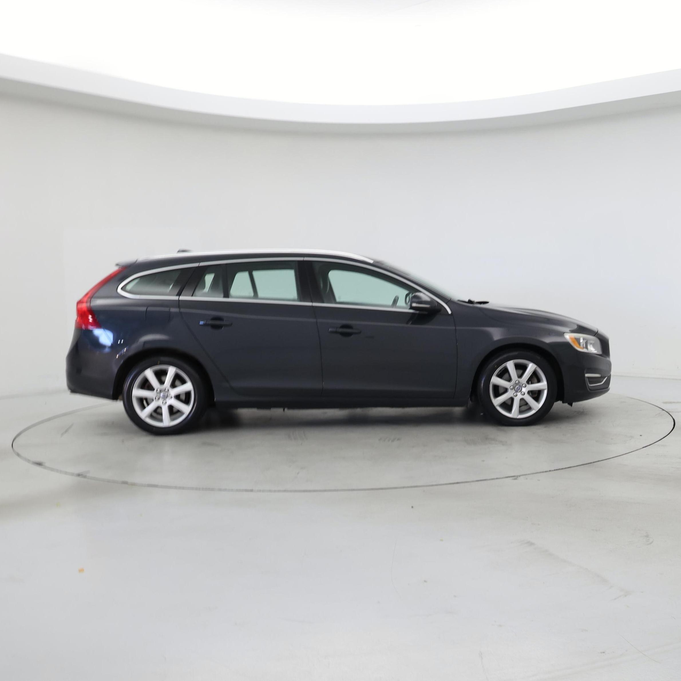 Thumbnail: 2016 Volvo V60 - 7