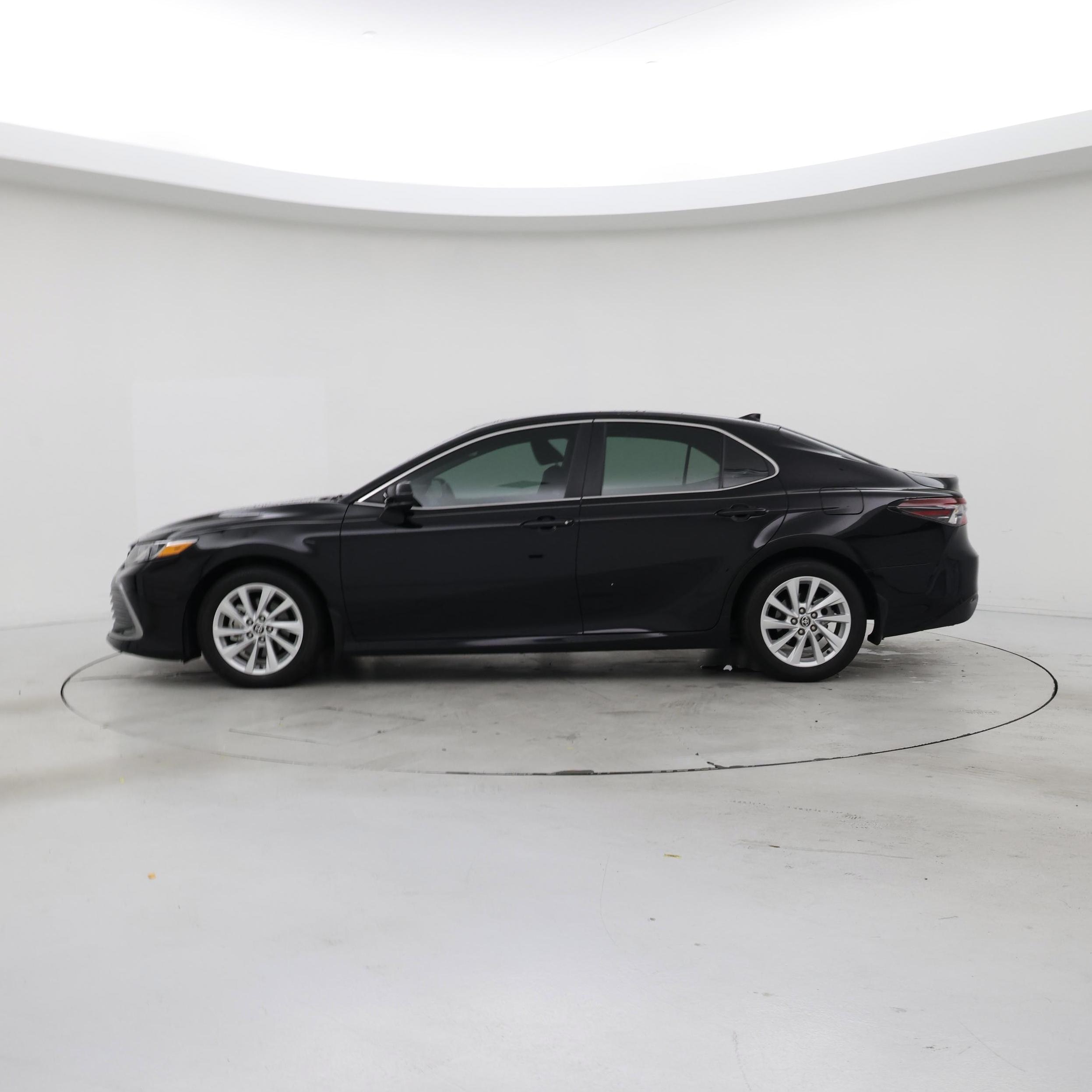 Thumbnail: 2022 Toyota Camry - 3