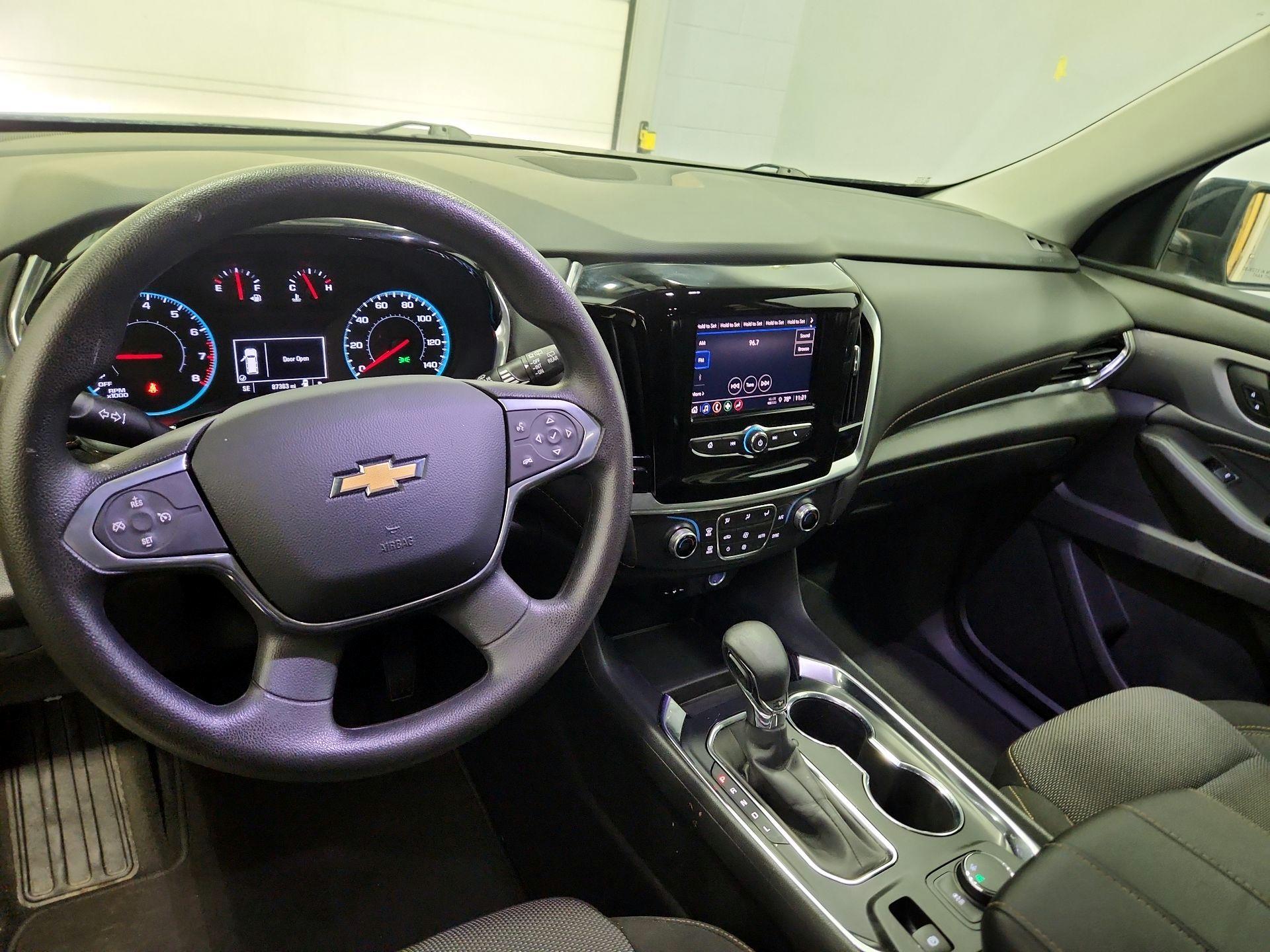 Thumbnail: 2021 Chevrolet Traverse - 9