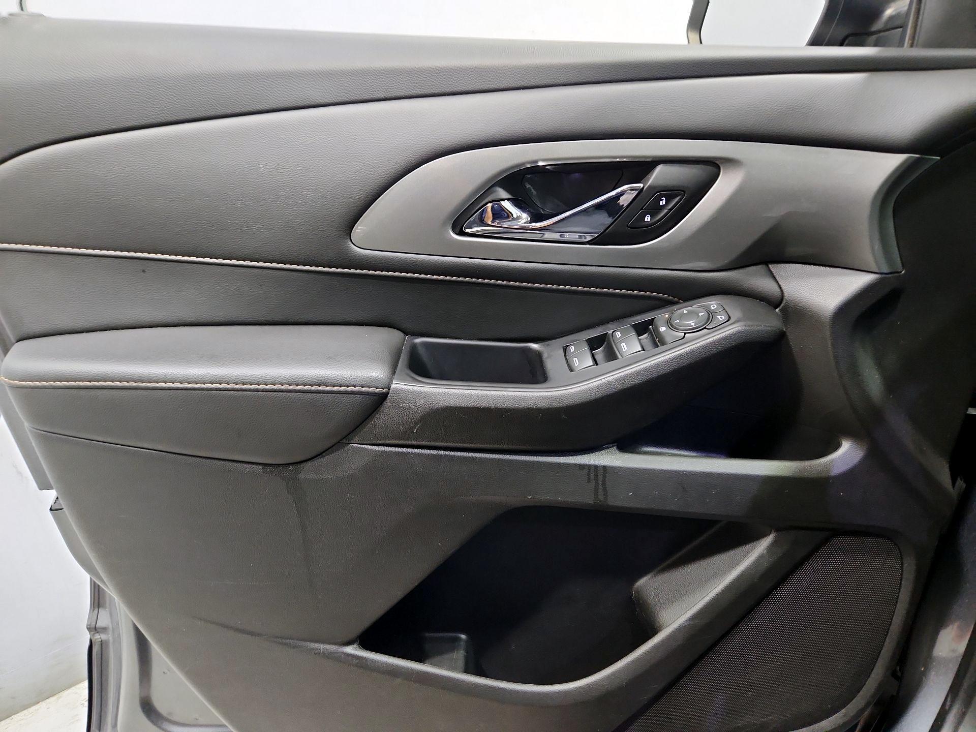 Thumbnail: 2021 Chevrolet Traverse - 12