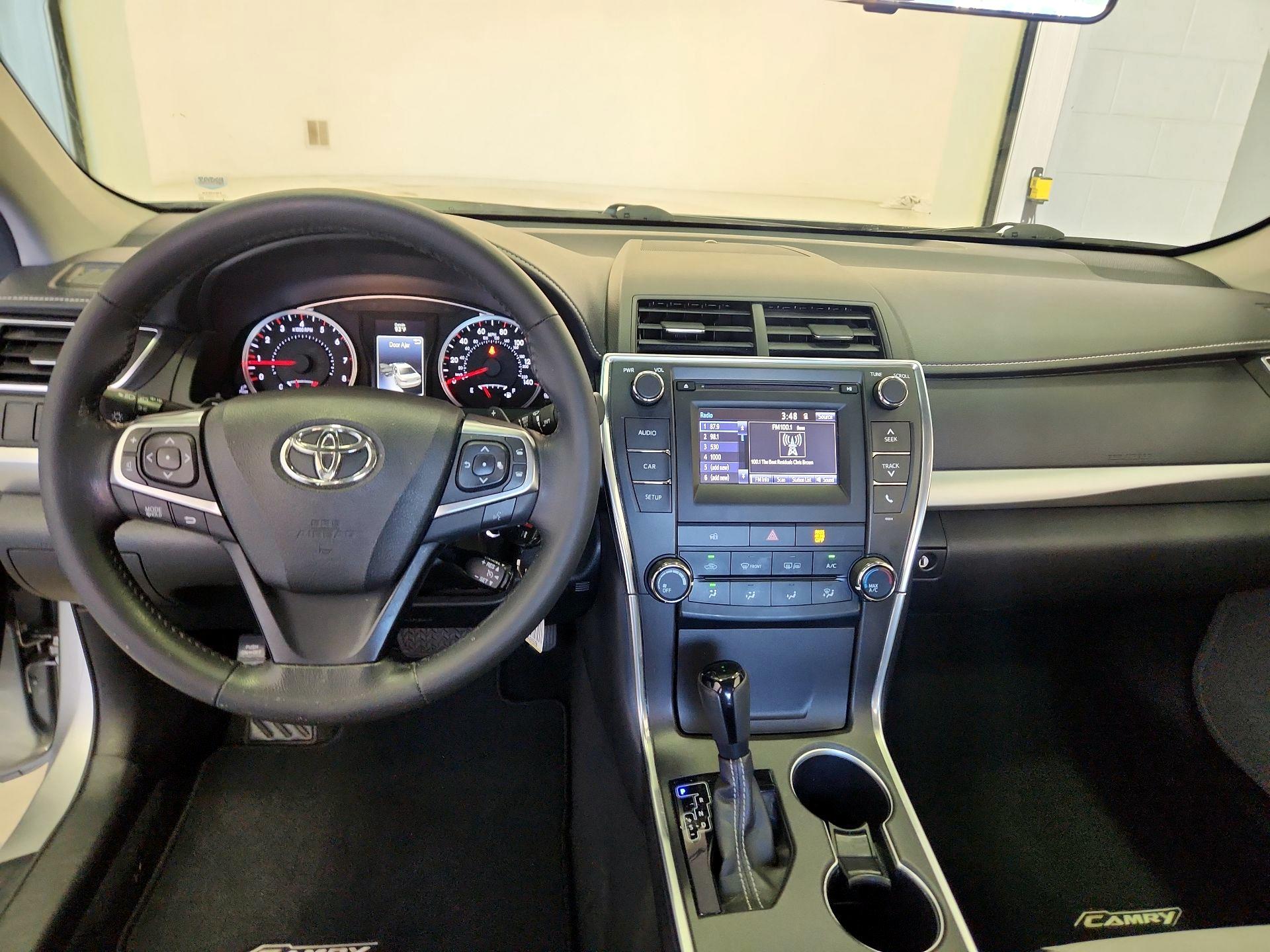 Thumbnail: 2017 Toyota Camry - 9