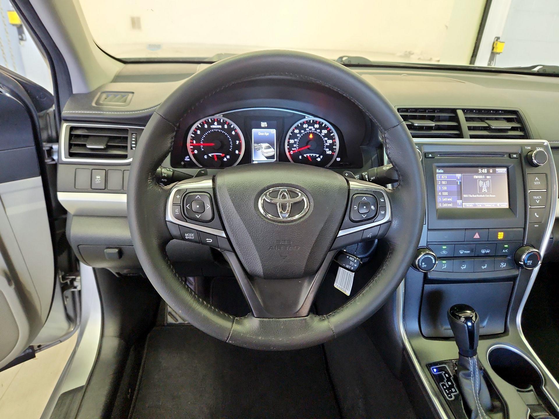 Thumbnail: 2017 Toyota Camry - 10