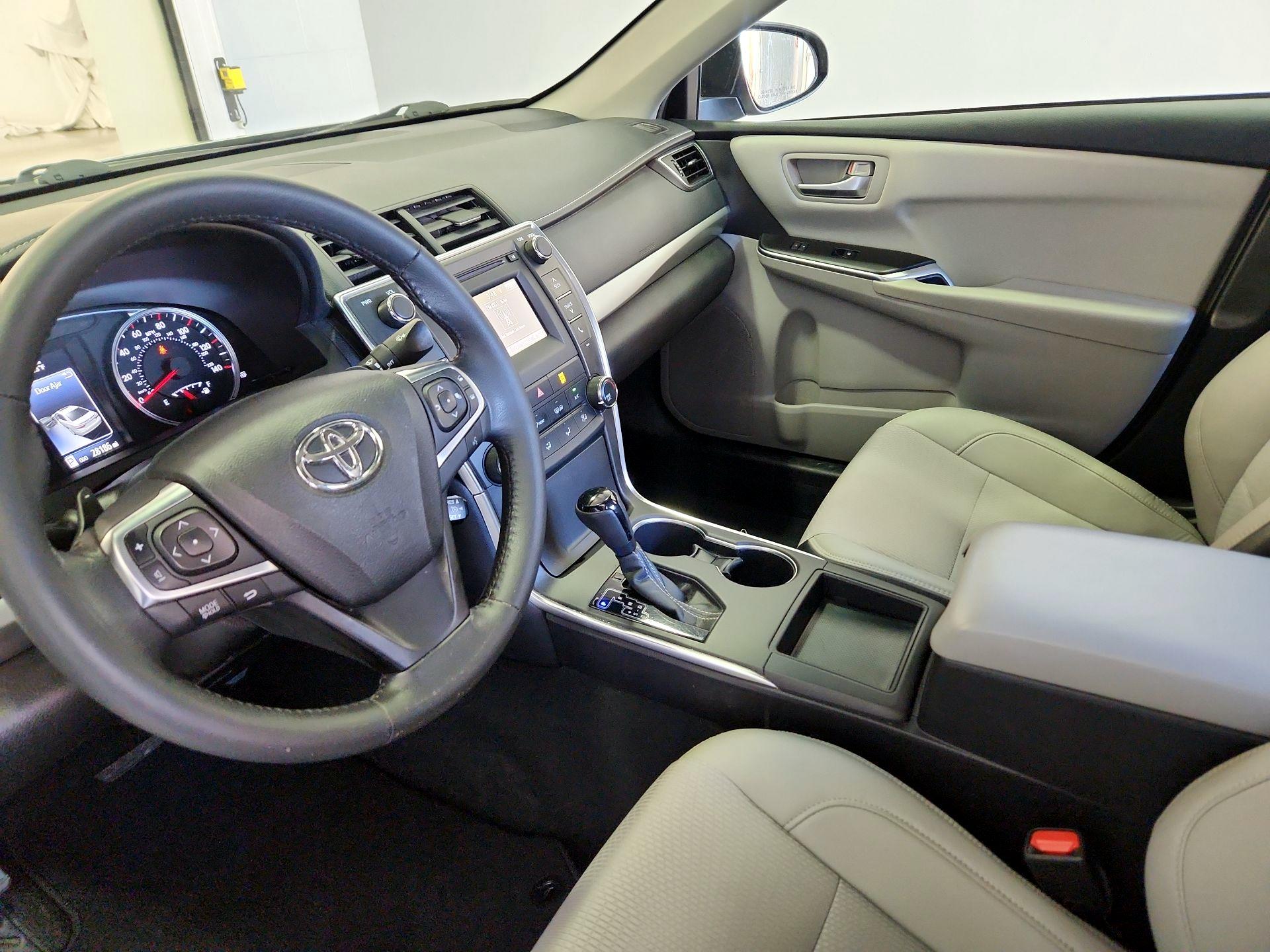 Thumbnail: 2017 Toyota Camry - 11