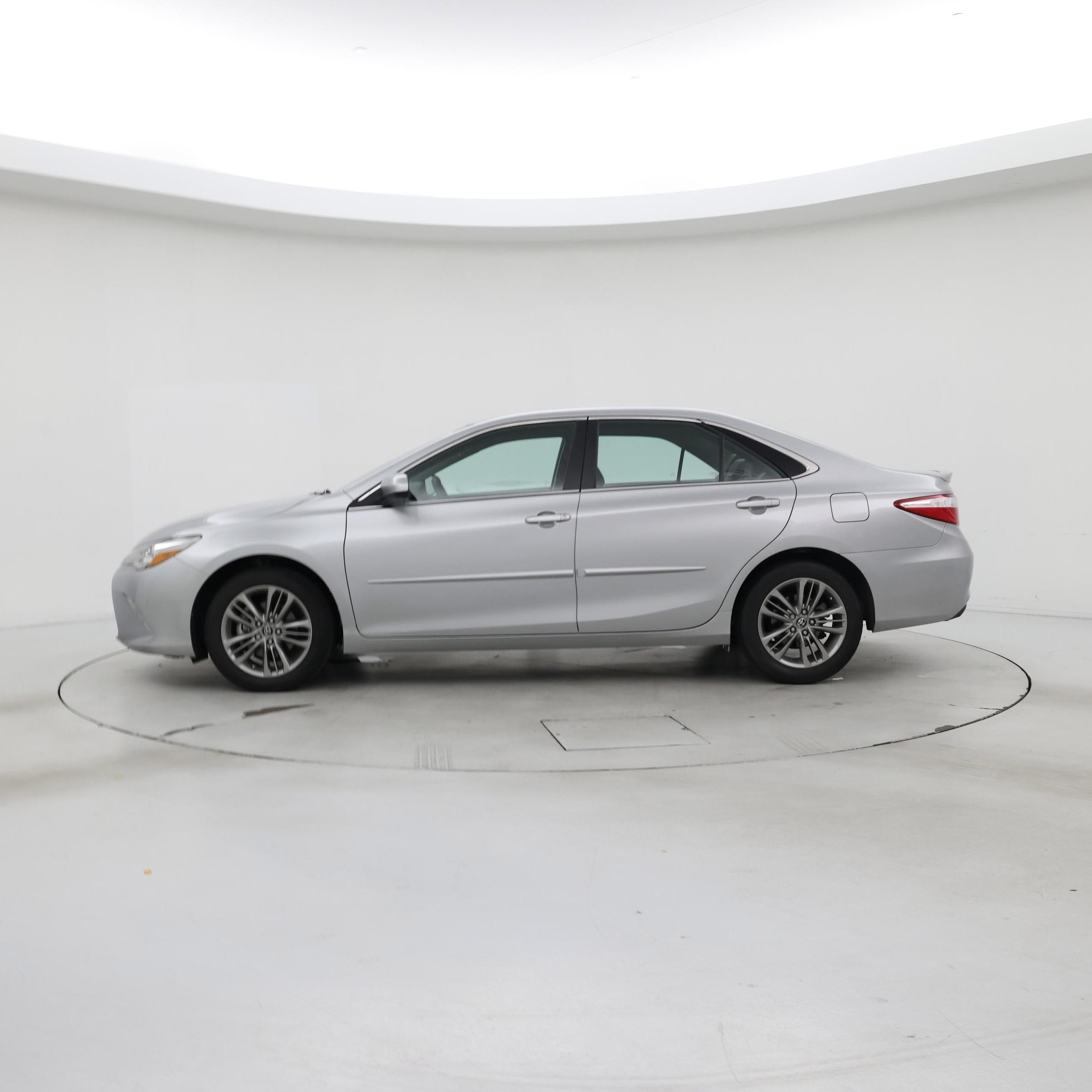 Thumbnail: 2017 Toyota Camry - 3