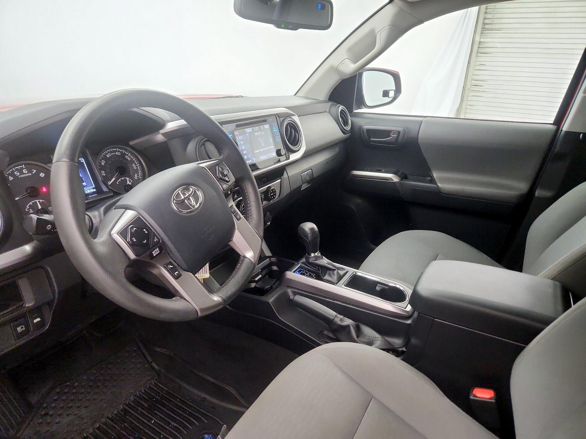 Thumbnail: 2018 Toyota Tacoma - 11