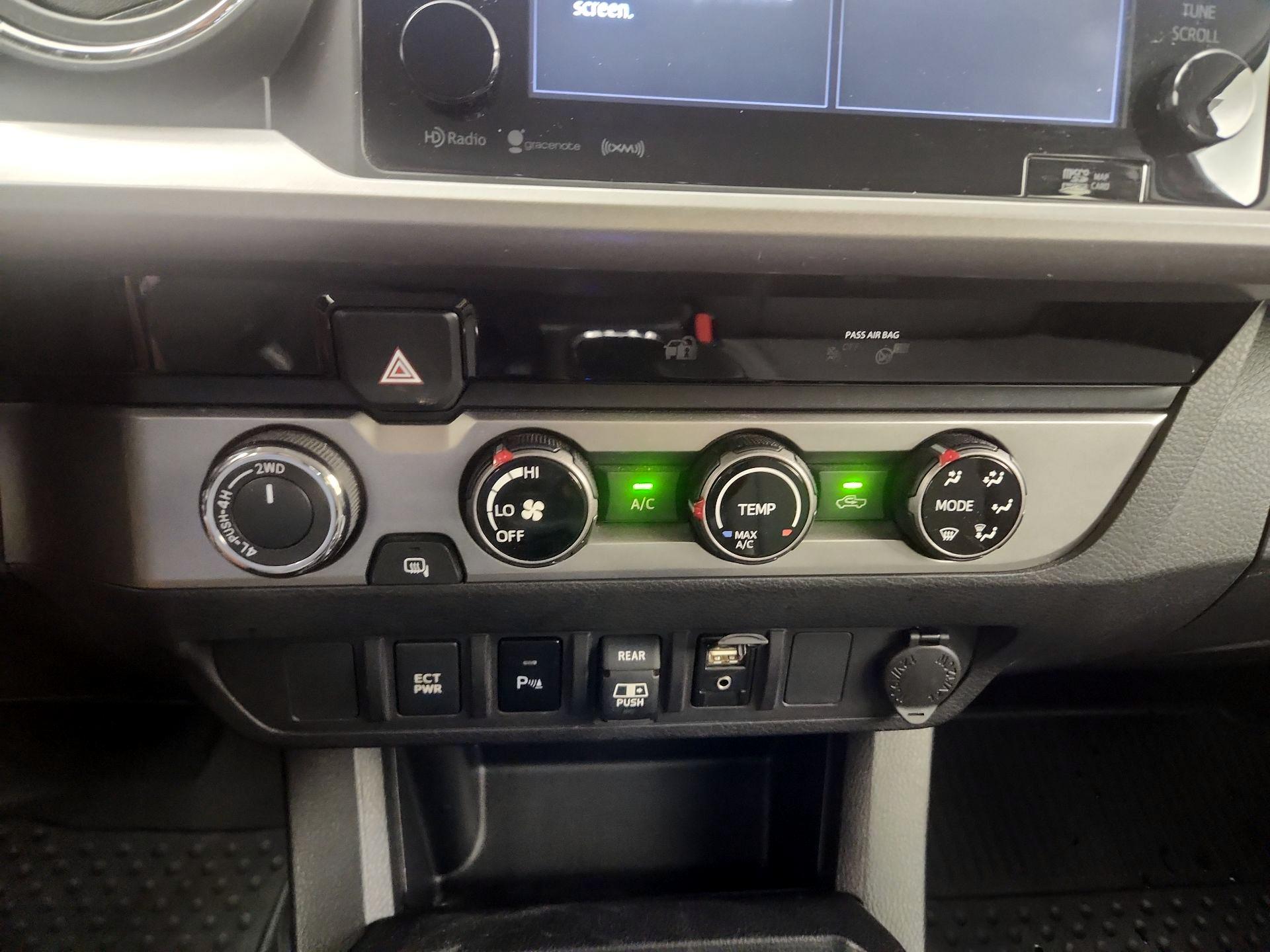 Thumbnail: 2018 Toyota Tacoma - 16