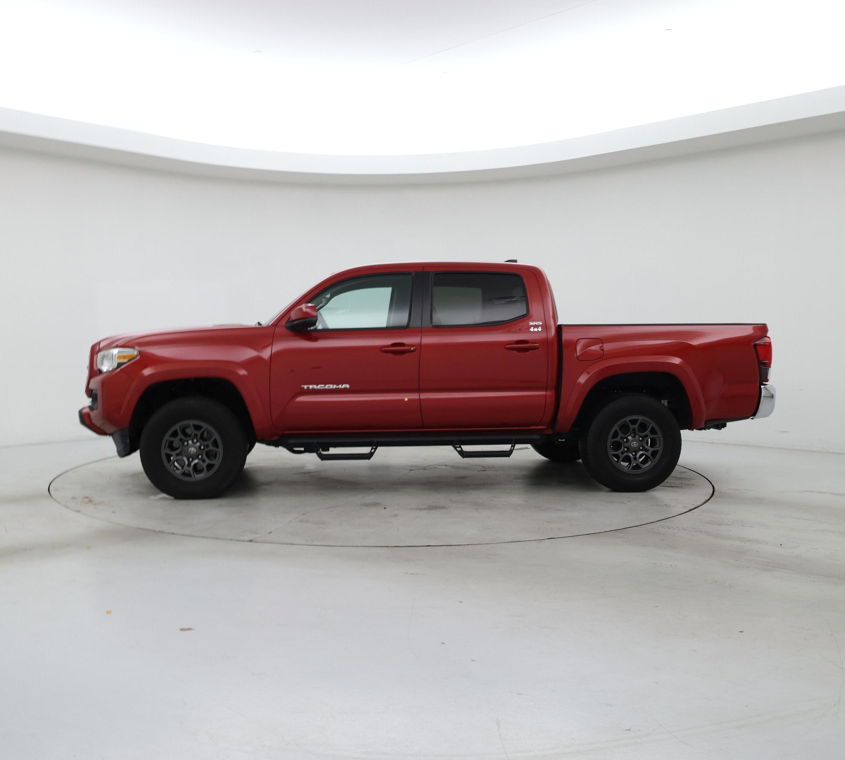 Thumbnail: 2018 Toyota Tacoma - 3