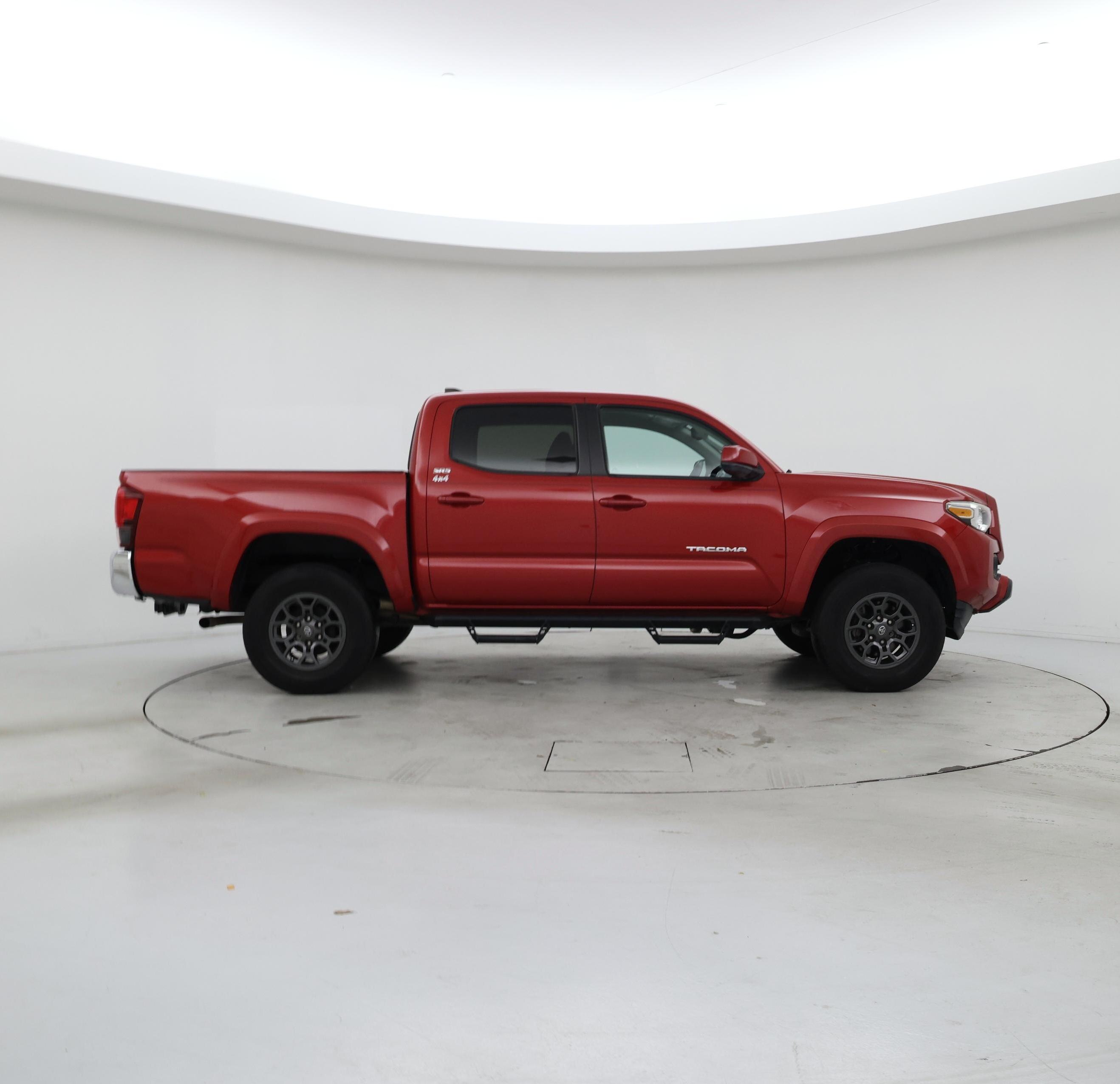 Thumbnail: 2018 Toyota Tacoma - 7