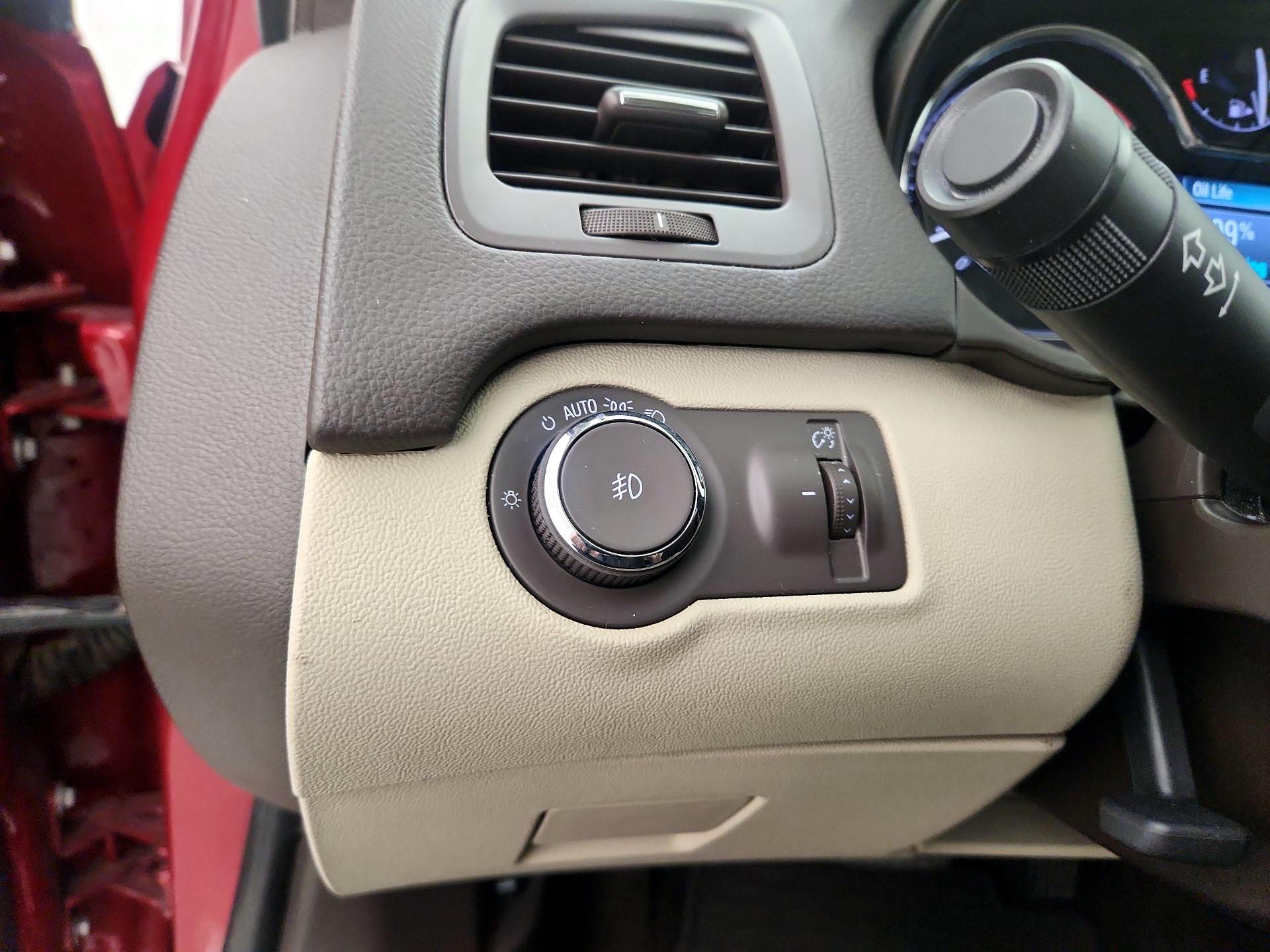 Thumbnail: 2015 Buick Regal - 13