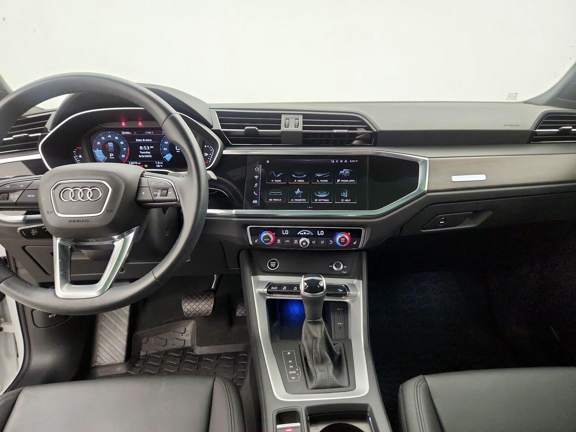 Thumbnail: 2024 Audi Q3 - 9