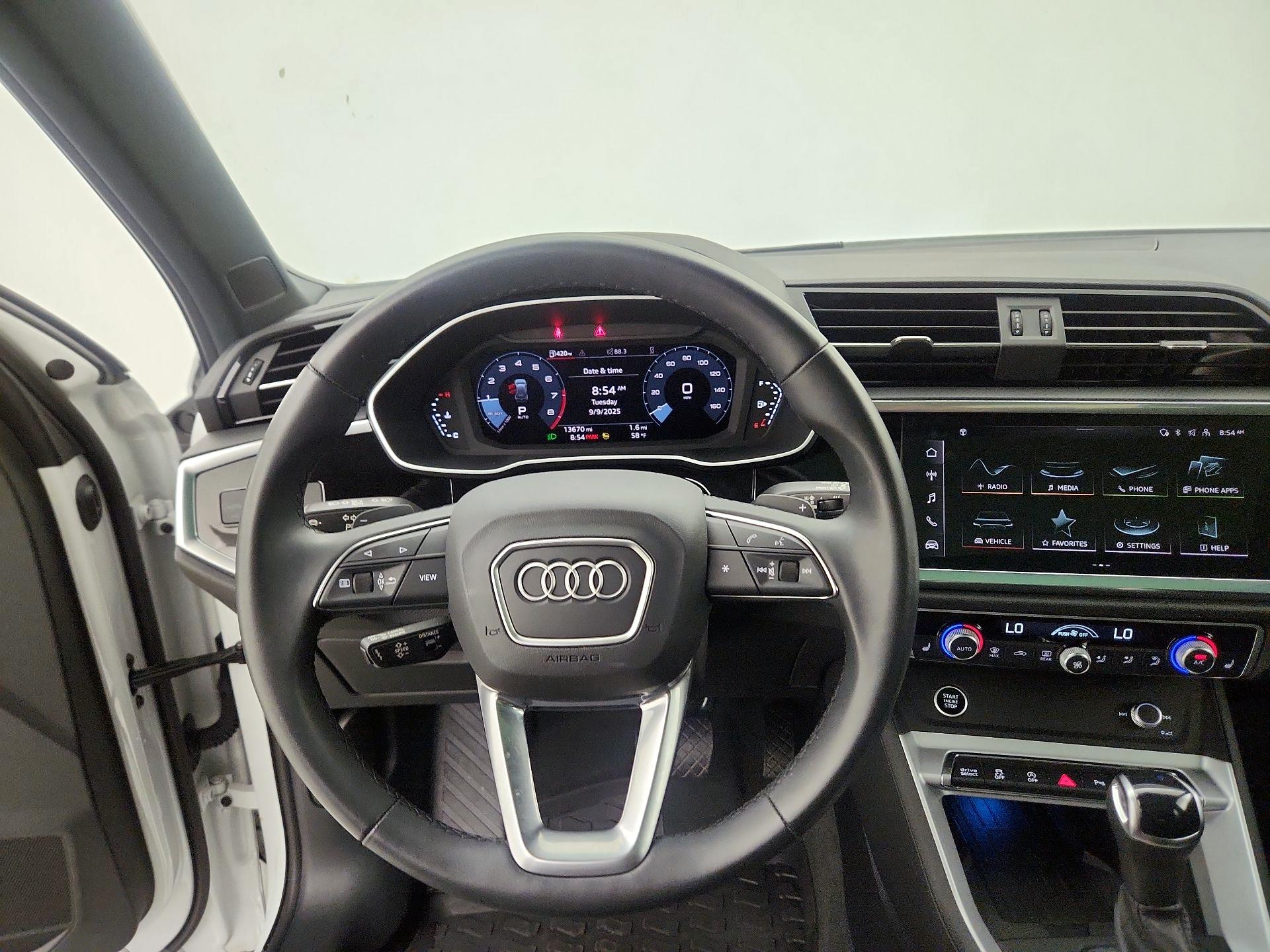 Thumbnail: 2024 Audi Q3 - 10