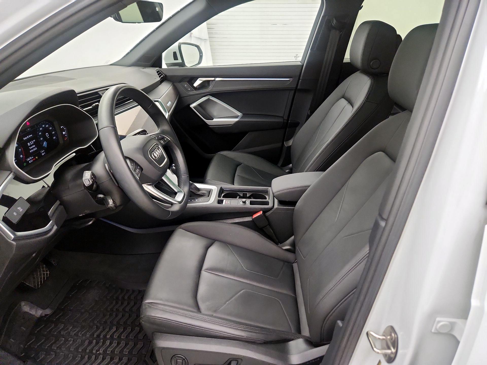 Thumbnail: 2024 Audi Q3 - 11