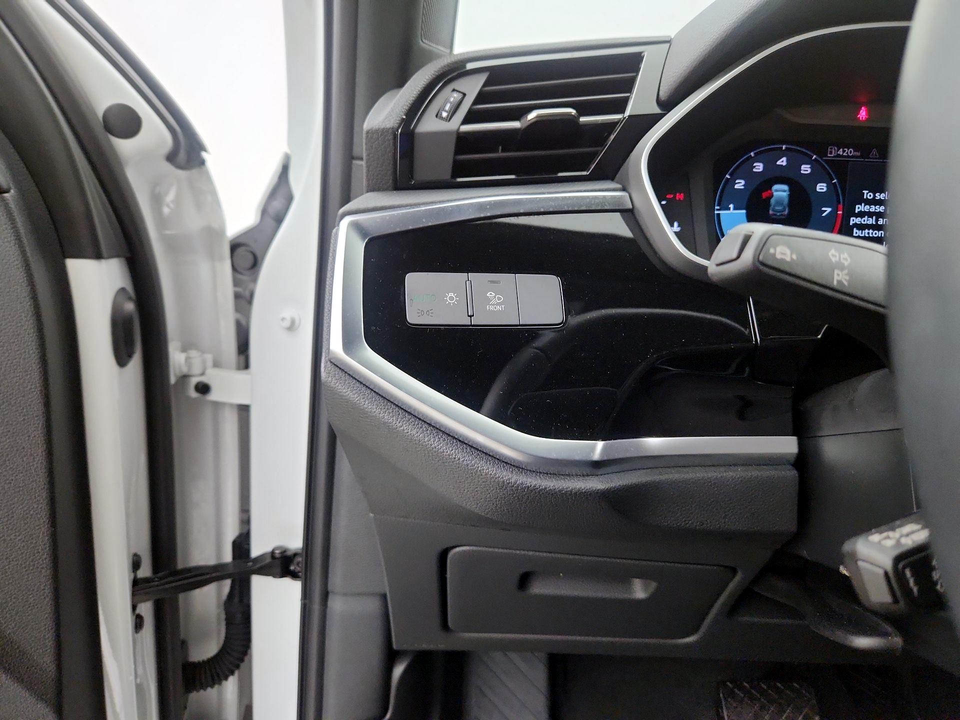 Thumbnail: 2024 Audi Q3 - 13