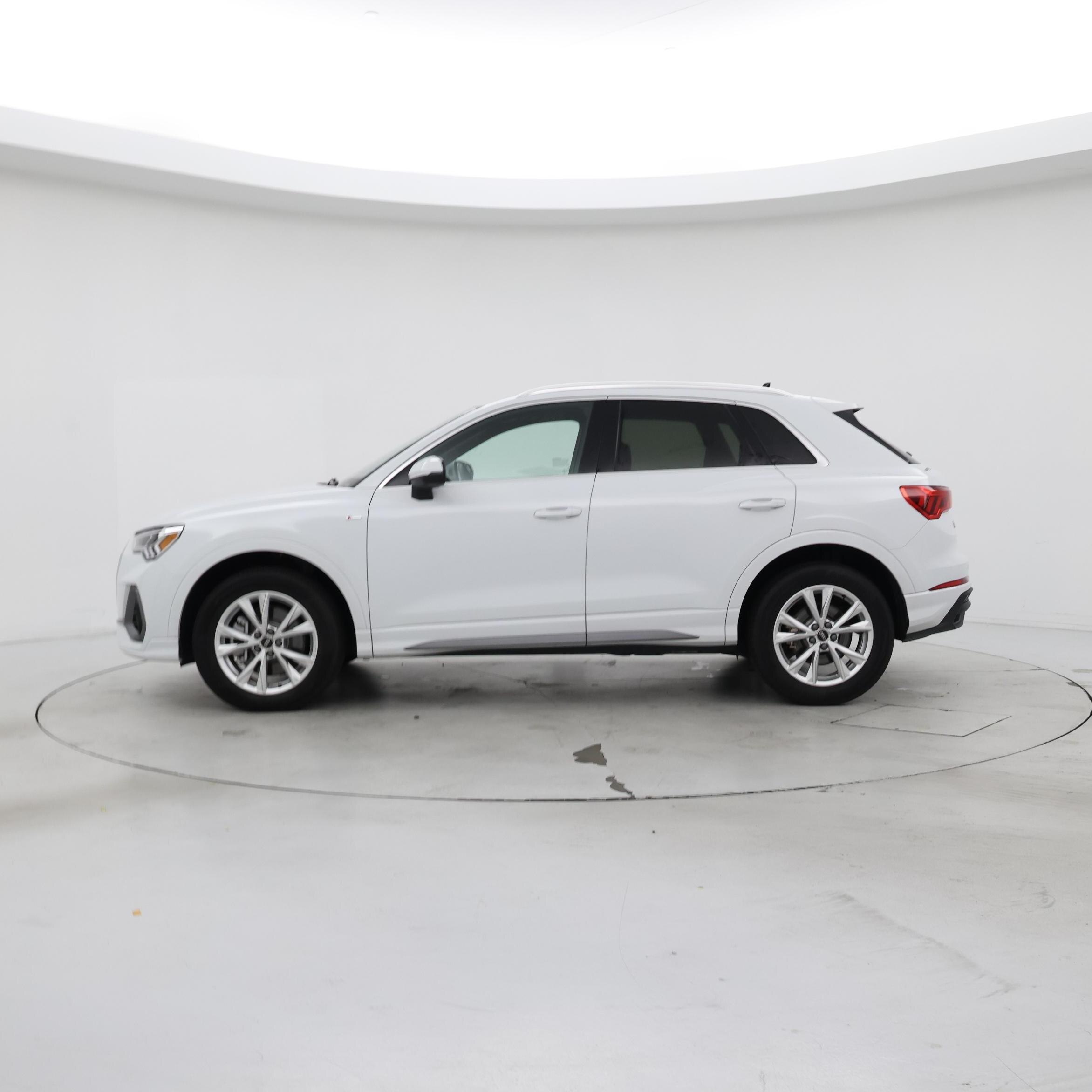 Thumbnail: 2024 Audi Q3 - 3