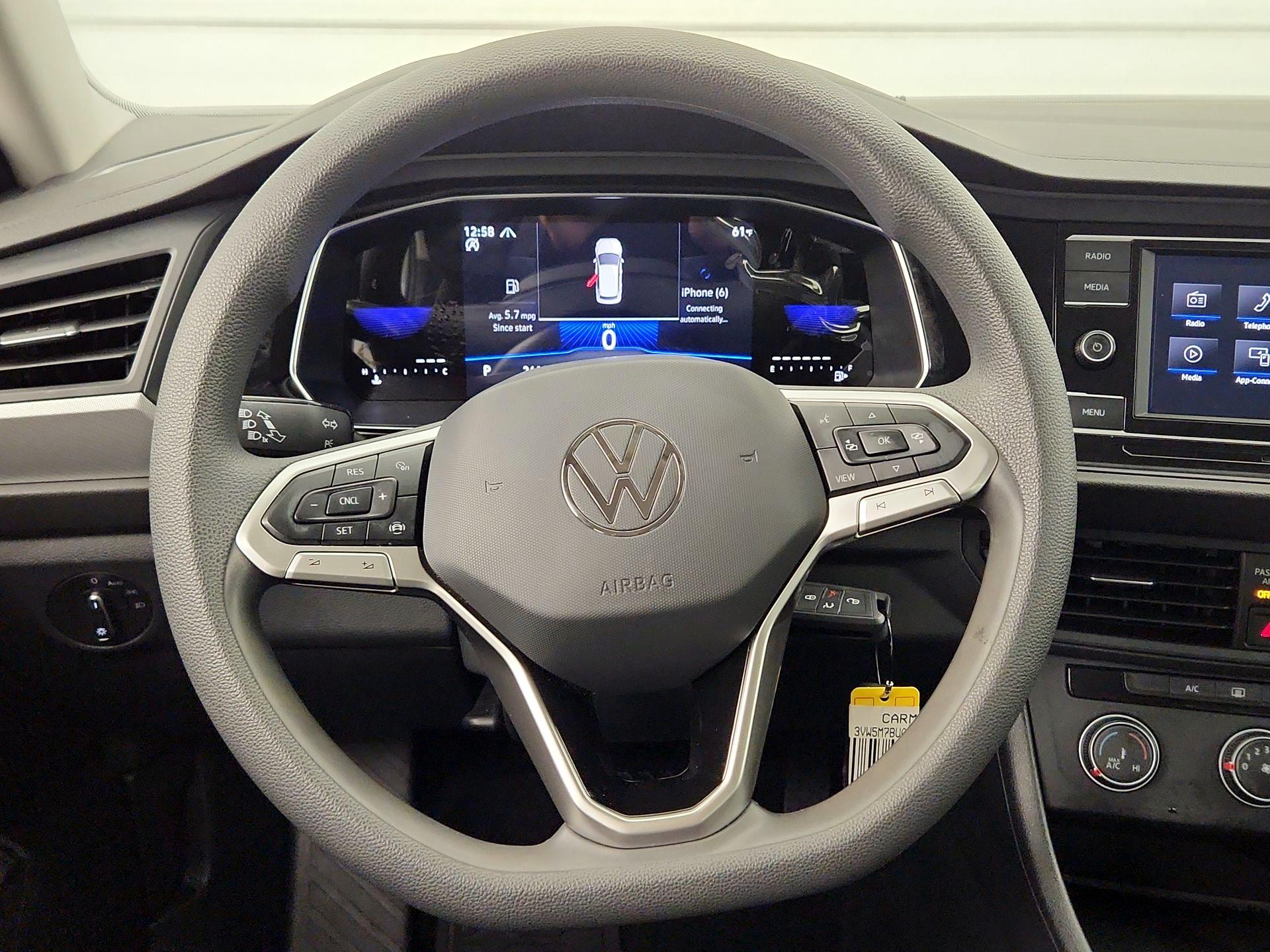 Thumbnail: 2023 Volkswagen Jetta - 10