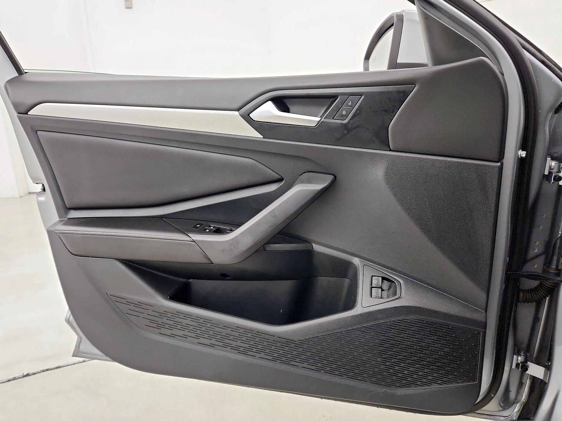 Thumbnail: 2023 Volkswagen Jetta - 12