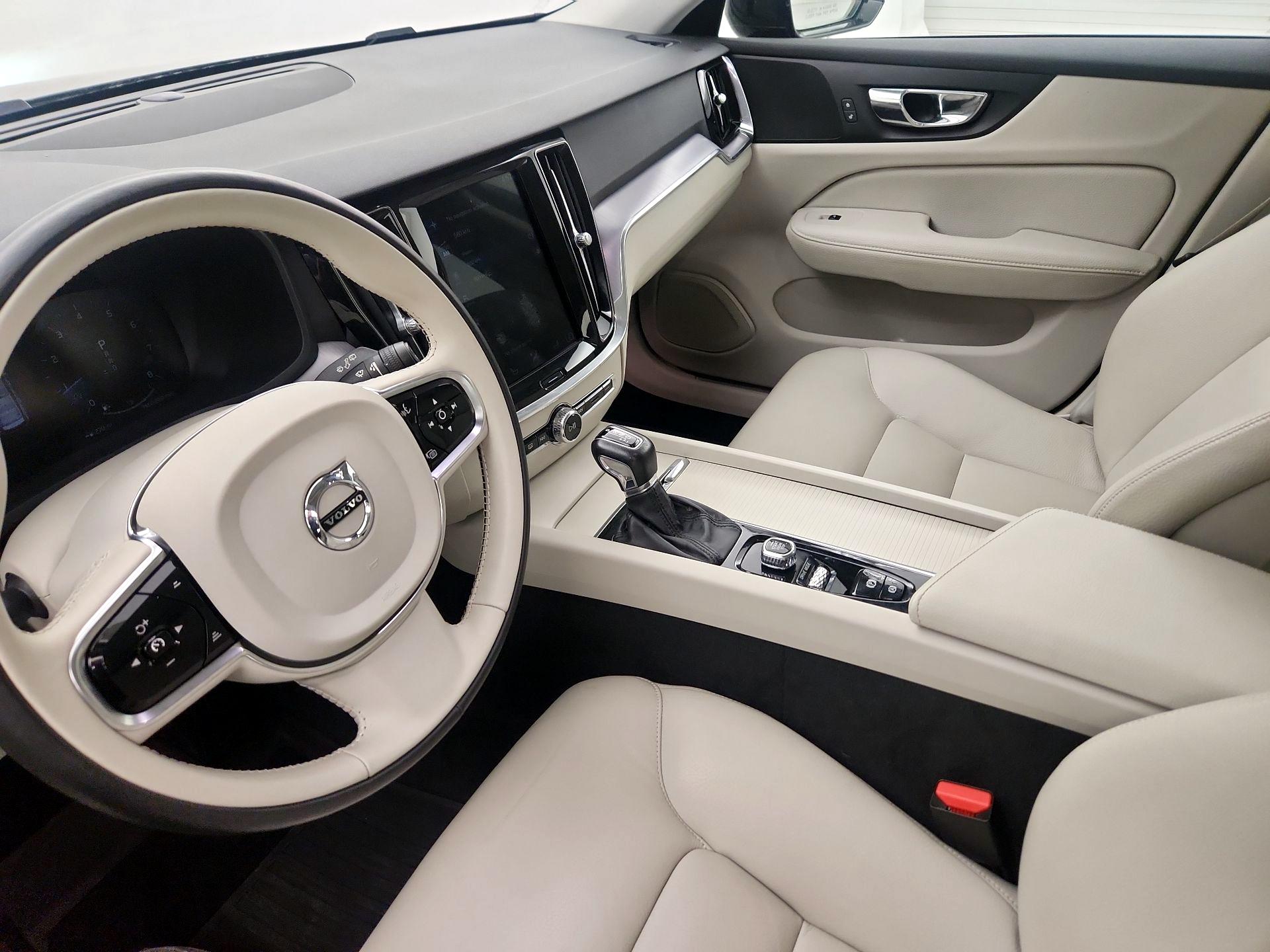 Thumbnail: 2020 Volvo V60 - 9