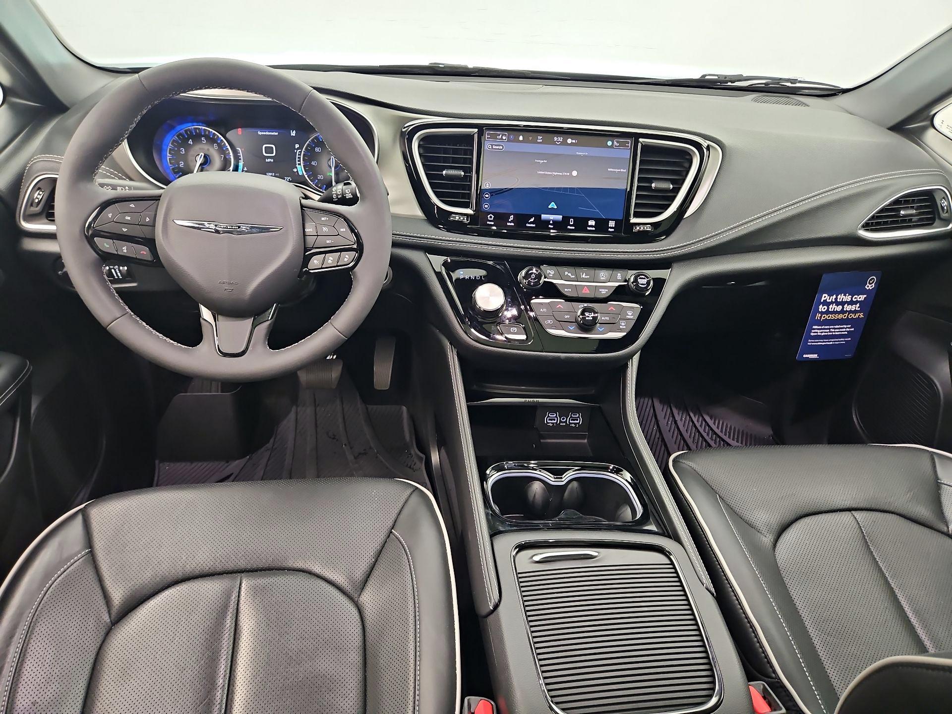Thumbnail: 2023 Chrysler Pacifica - 9