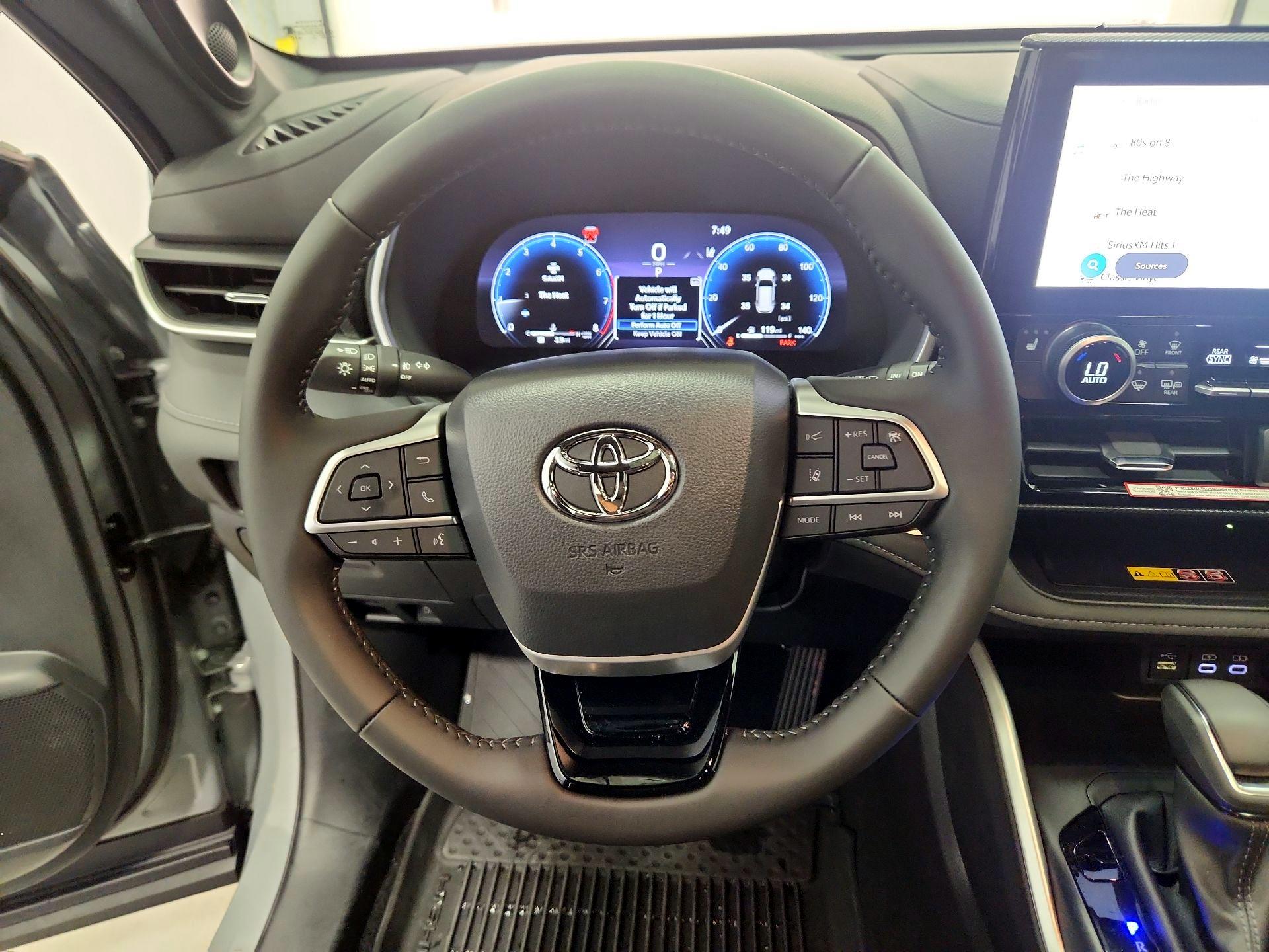 Thumbnail: 2025 Toyota Highlander - 10