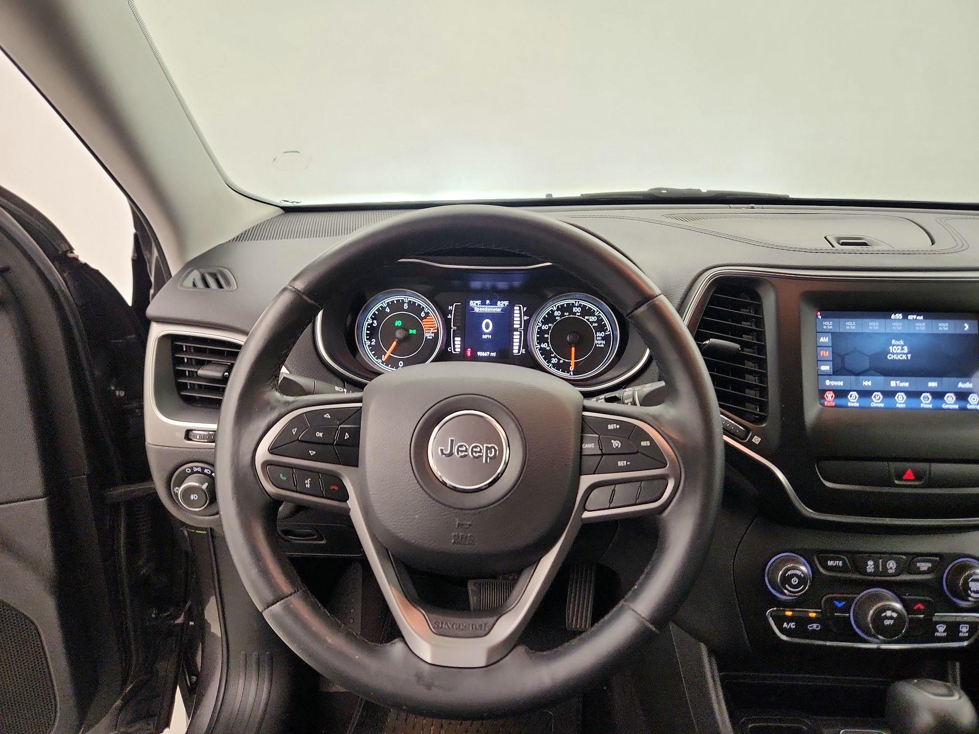 Thumbnail: 2019 Jeep Cherokee - 10