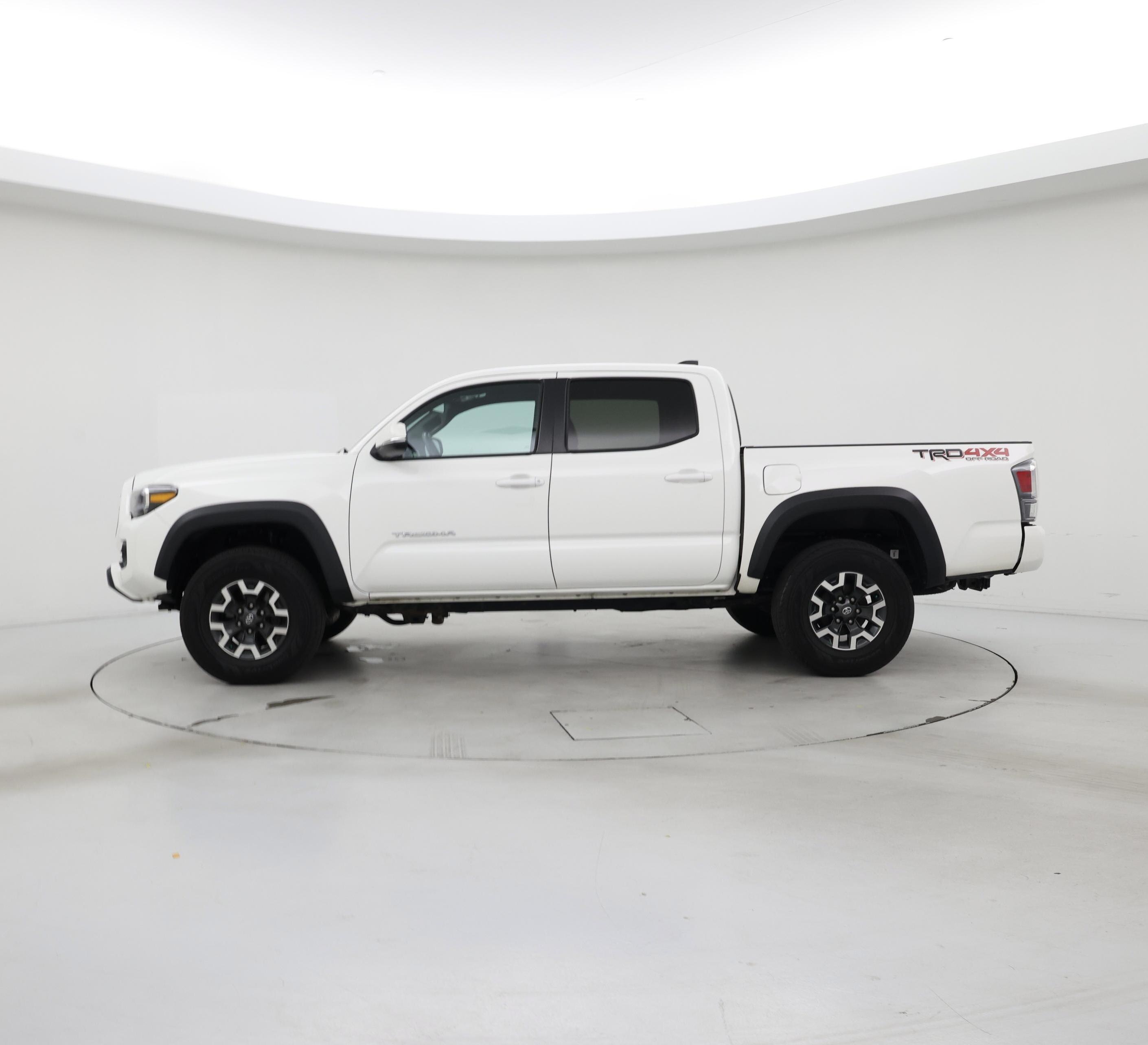 Thumbnail: 2022 Toyota Tacoma - 3