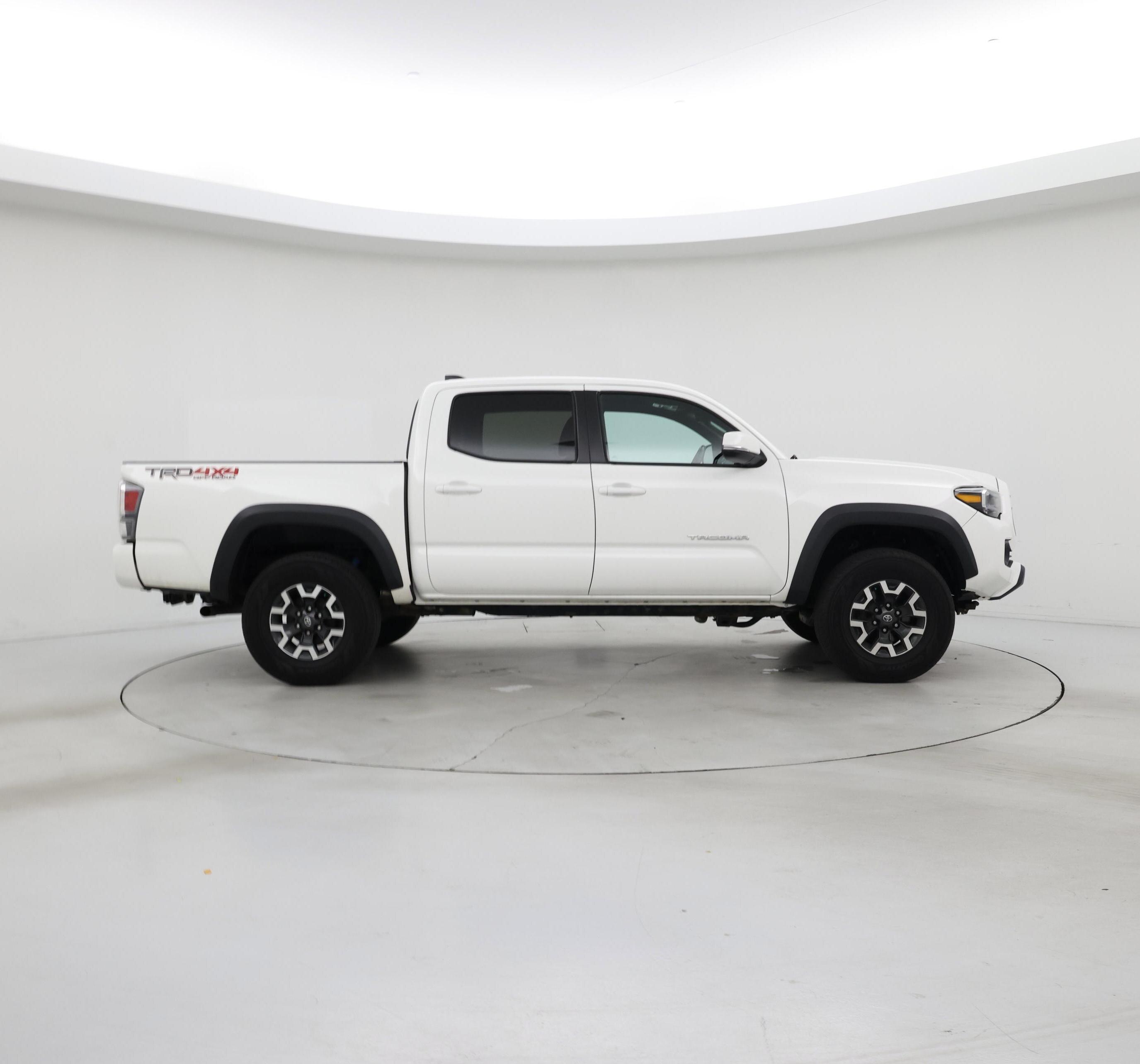 Thumbnail: 2022 Toyota Tacoma - 7