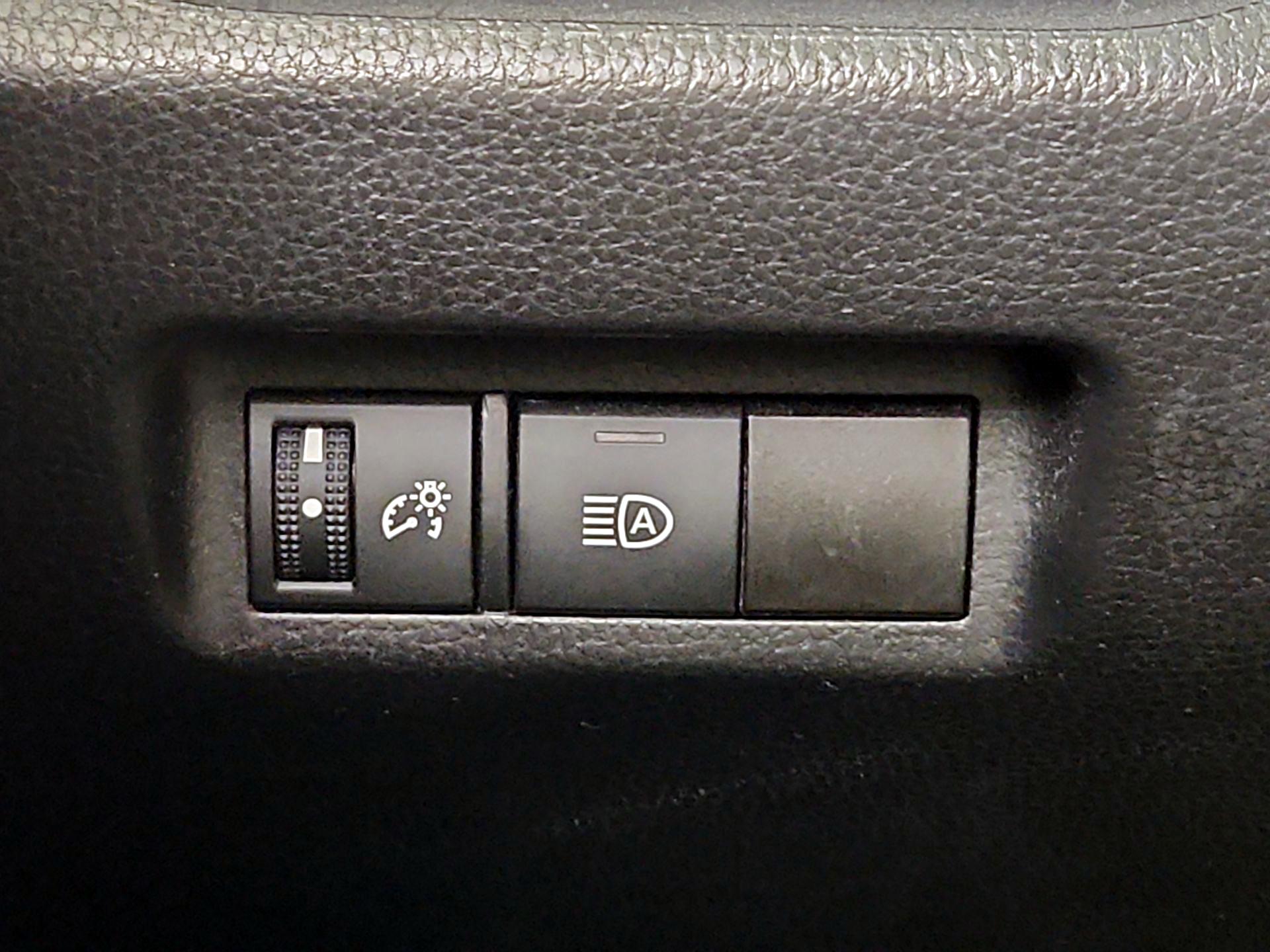 Thumbnail: 2021 Toyota RAV4 - 13