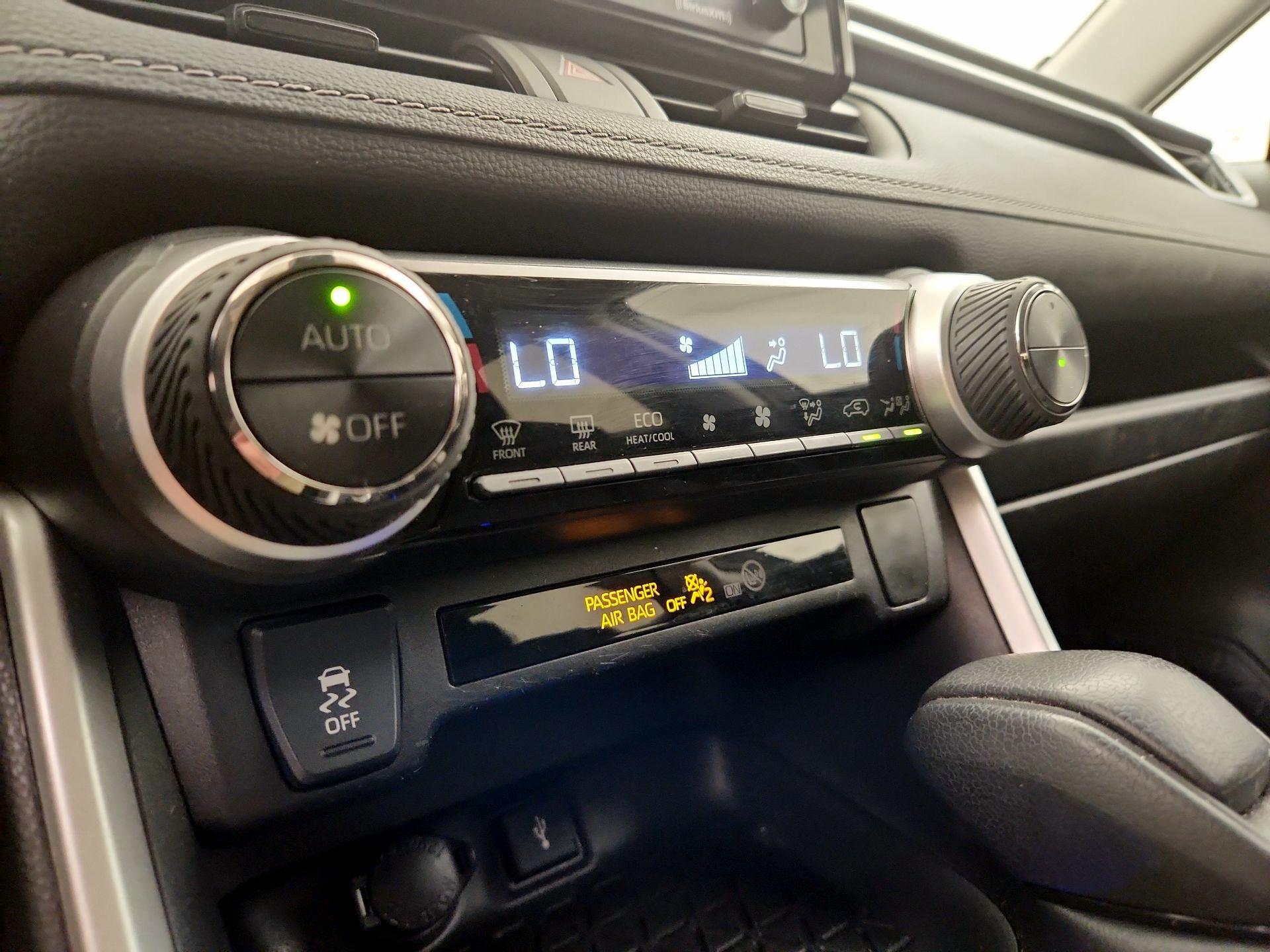 Thumbnail: 2021 Toyota RAV4 - 16