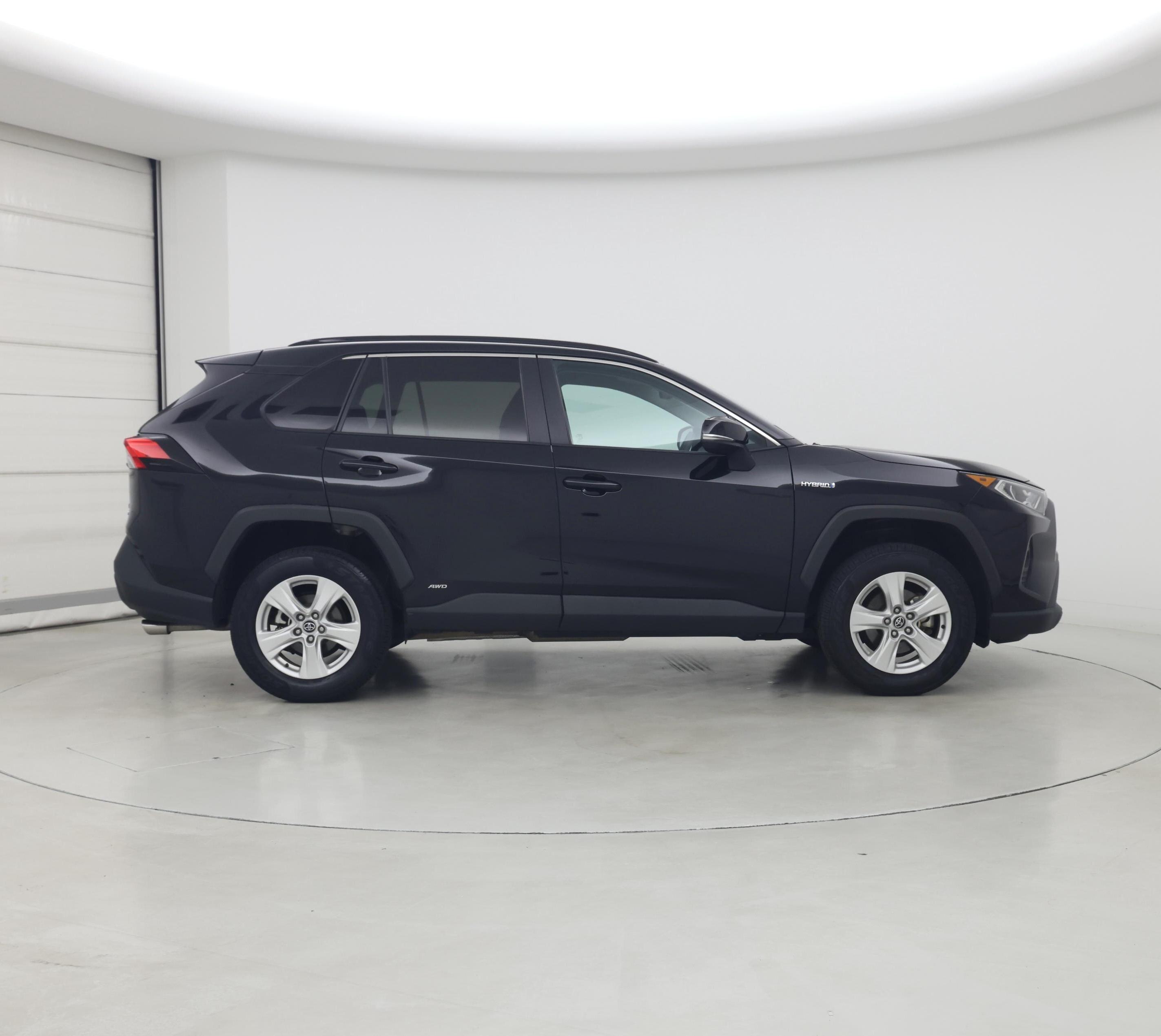 Thumbnail: 2021 Toyota RAV4 - 7